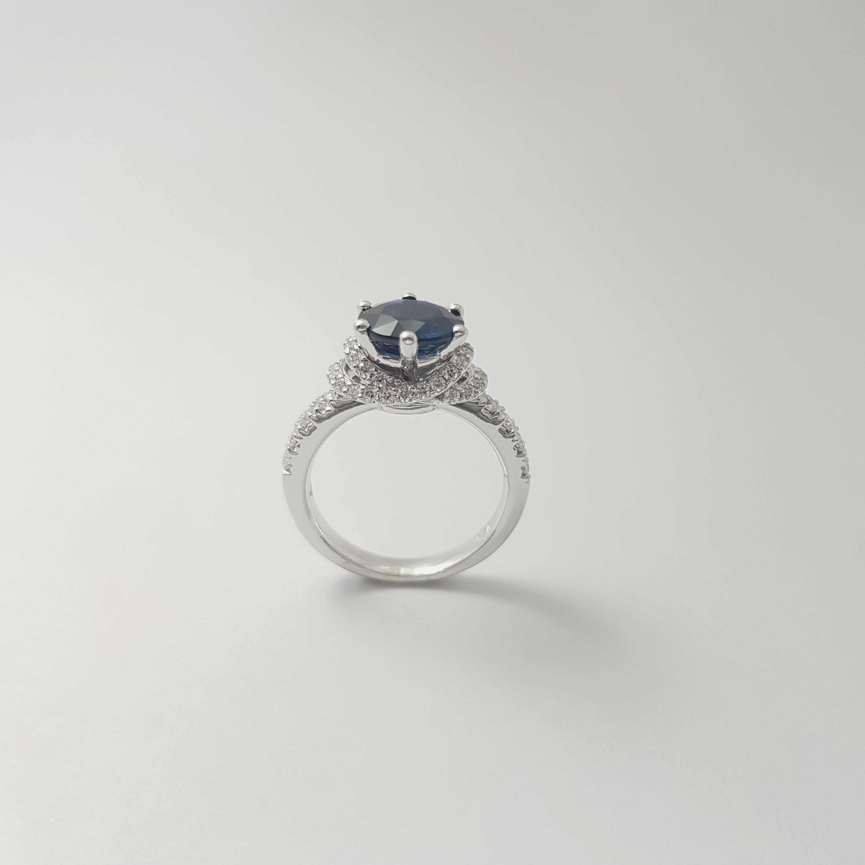 Blauer Saphir mit Diamantring in 18 Karat Weißgold gefasst im Angebot 5