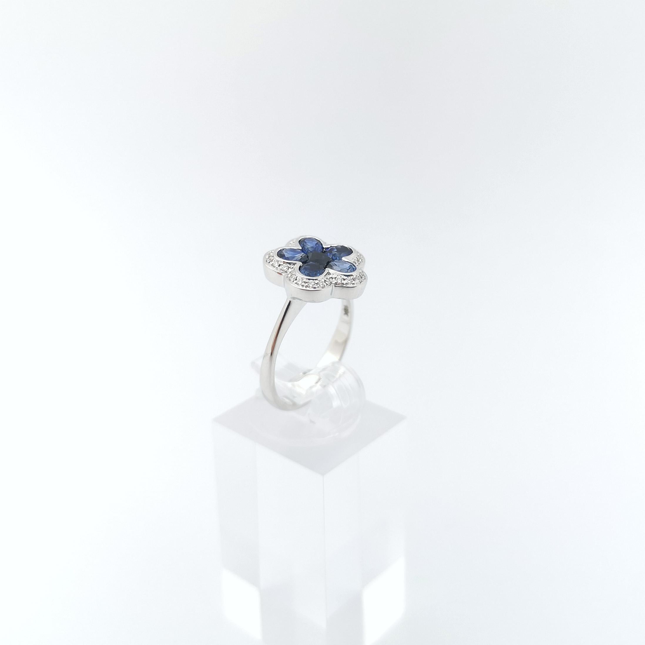 Bague en saphir bleu et diamants sertis en or blanc 18K en vente 6