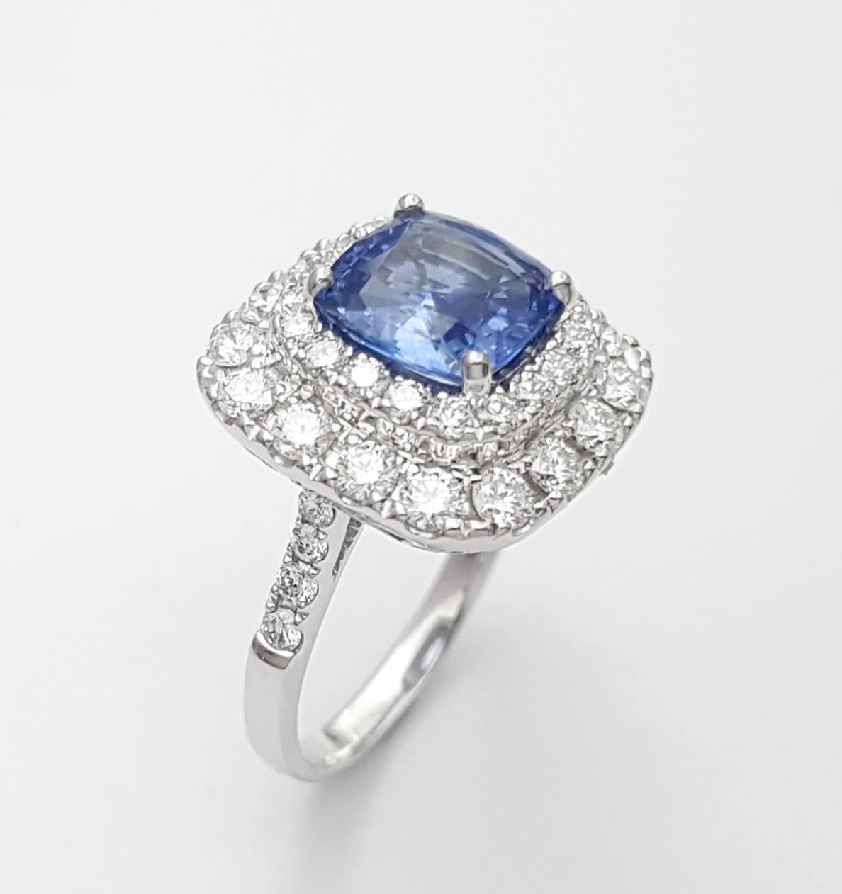 Bague en saphir bleu et diamants sertis en or blanc 18K en vente 6