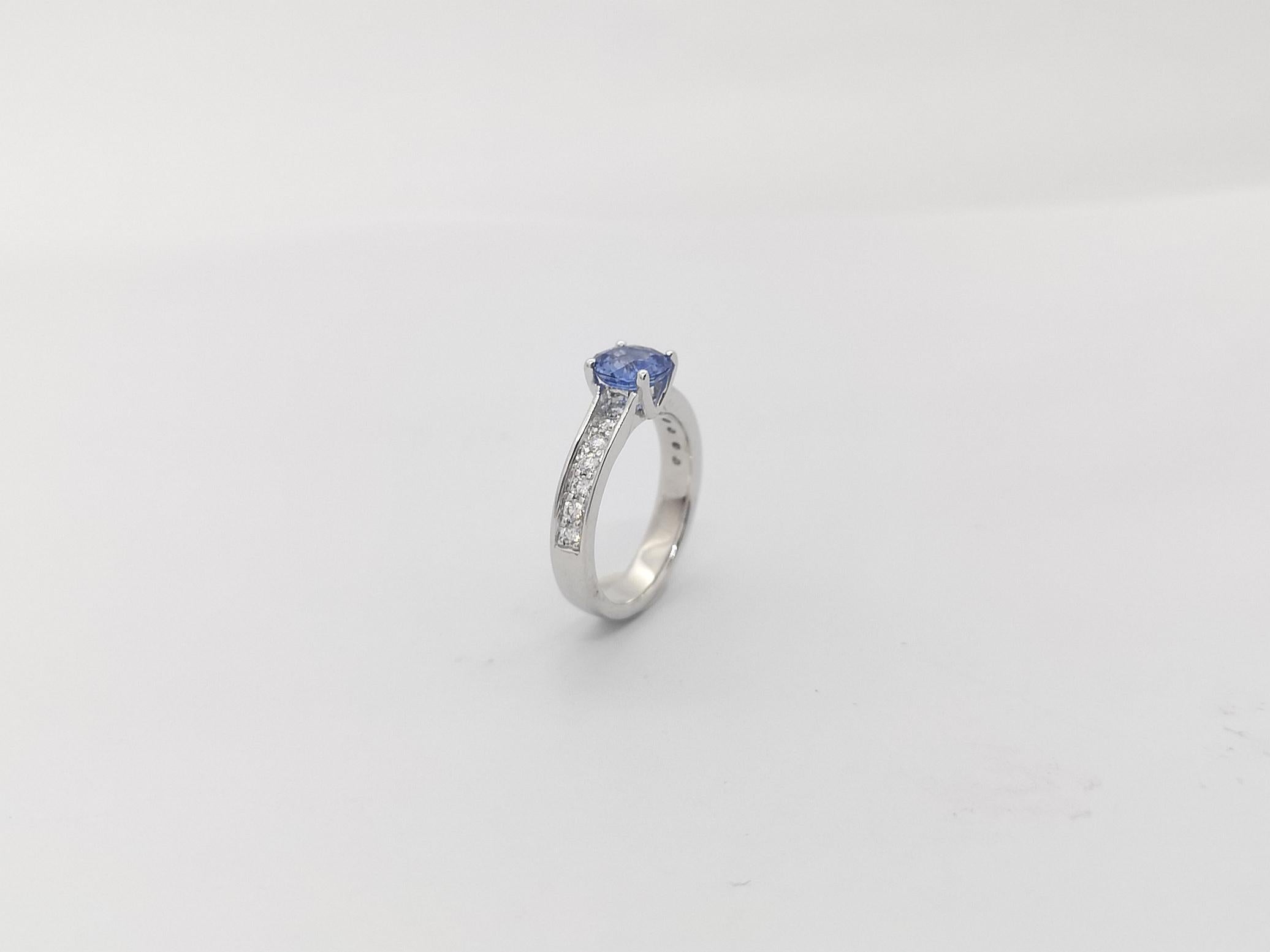 Blue Sapphire with Diamond Ring Set in 18k White Gold Settings For Sale 7