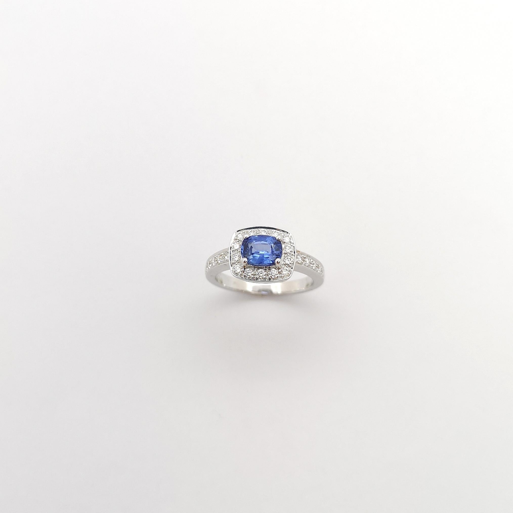 Bague en saphir bleu et diamants sertis en or blanc 18K en vente 7