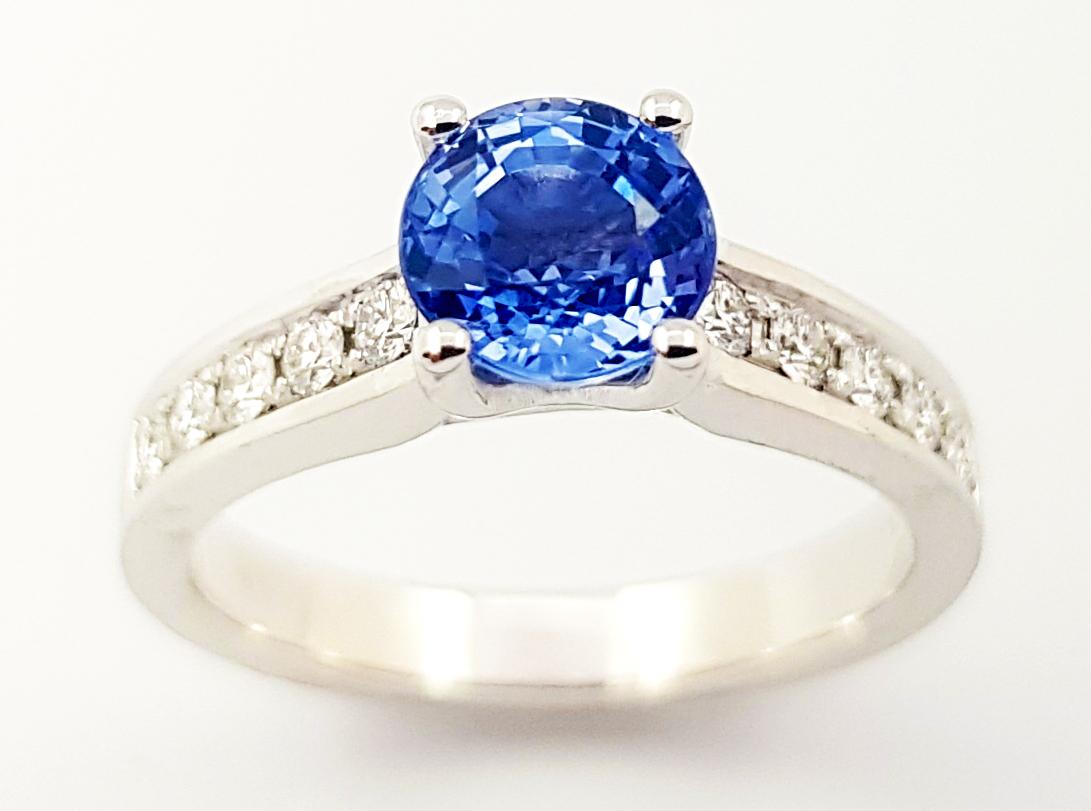 Blue Sapphire with Diamond Ring set in 18K White Gold Settings For Sale 7