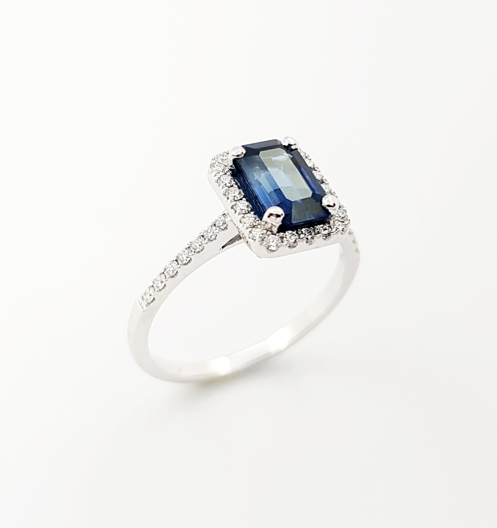 Bague en saphir bleu et diamants sertis en or blanc 18K en vente 7