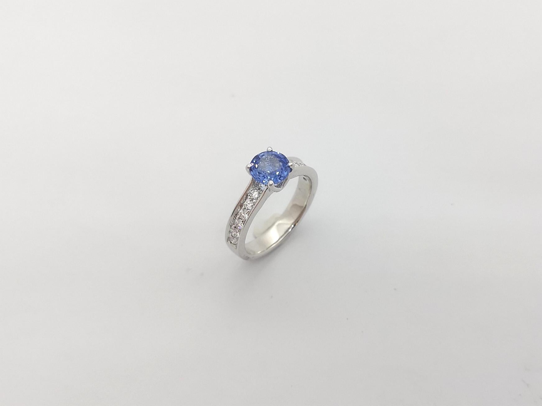 Blue Sapphire with Diamond Ring Set in 18k White Gold Settings For Sale 8