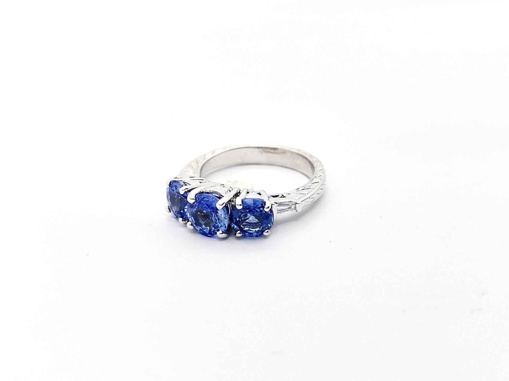 Blue Sapphire with Diamond Ring Set in 18k White Gold Settings For Sale 8