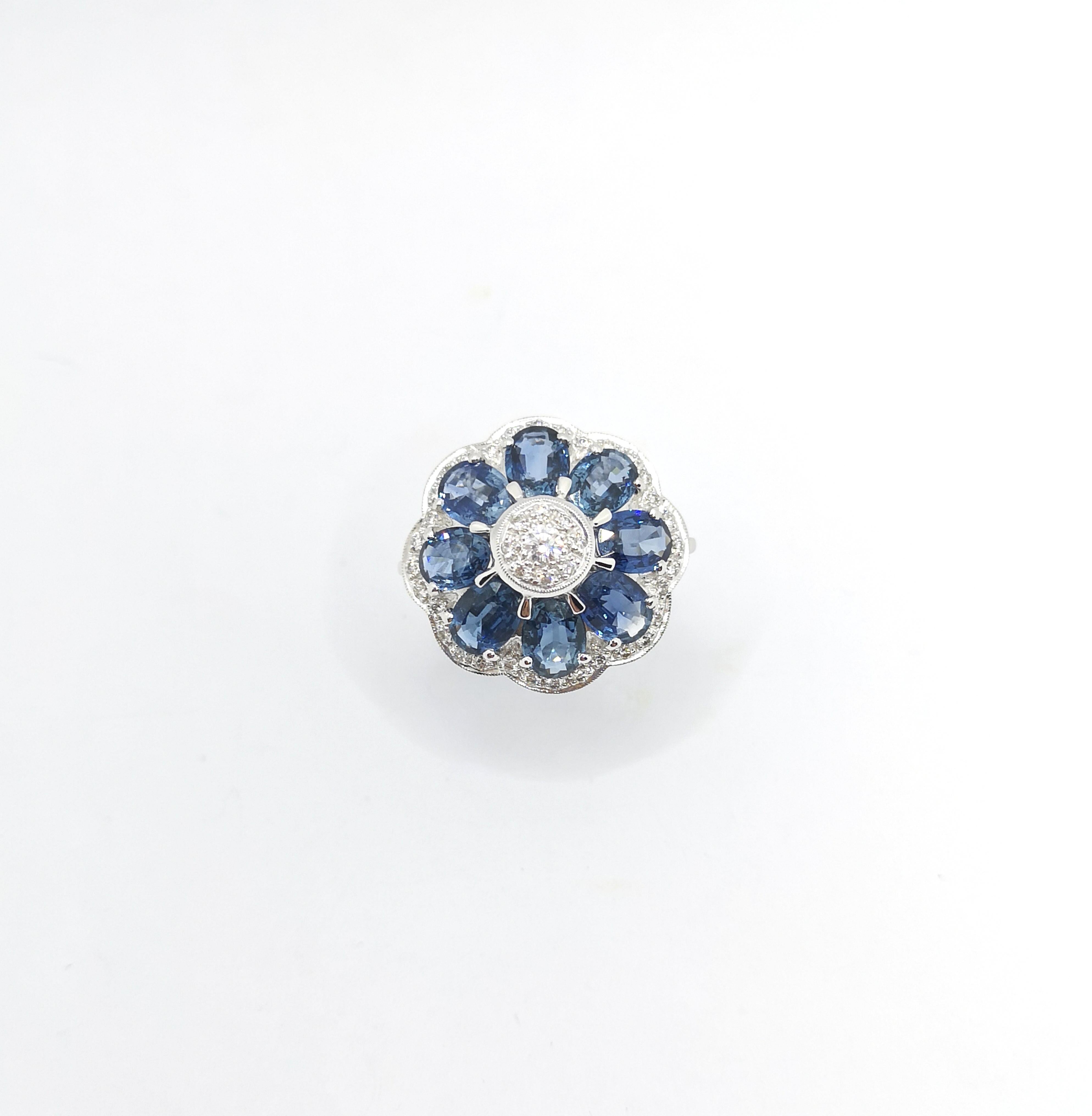 Blauer Saphir mit Diamantring in 18 Karat Weißgold gefasst im Angebot 9