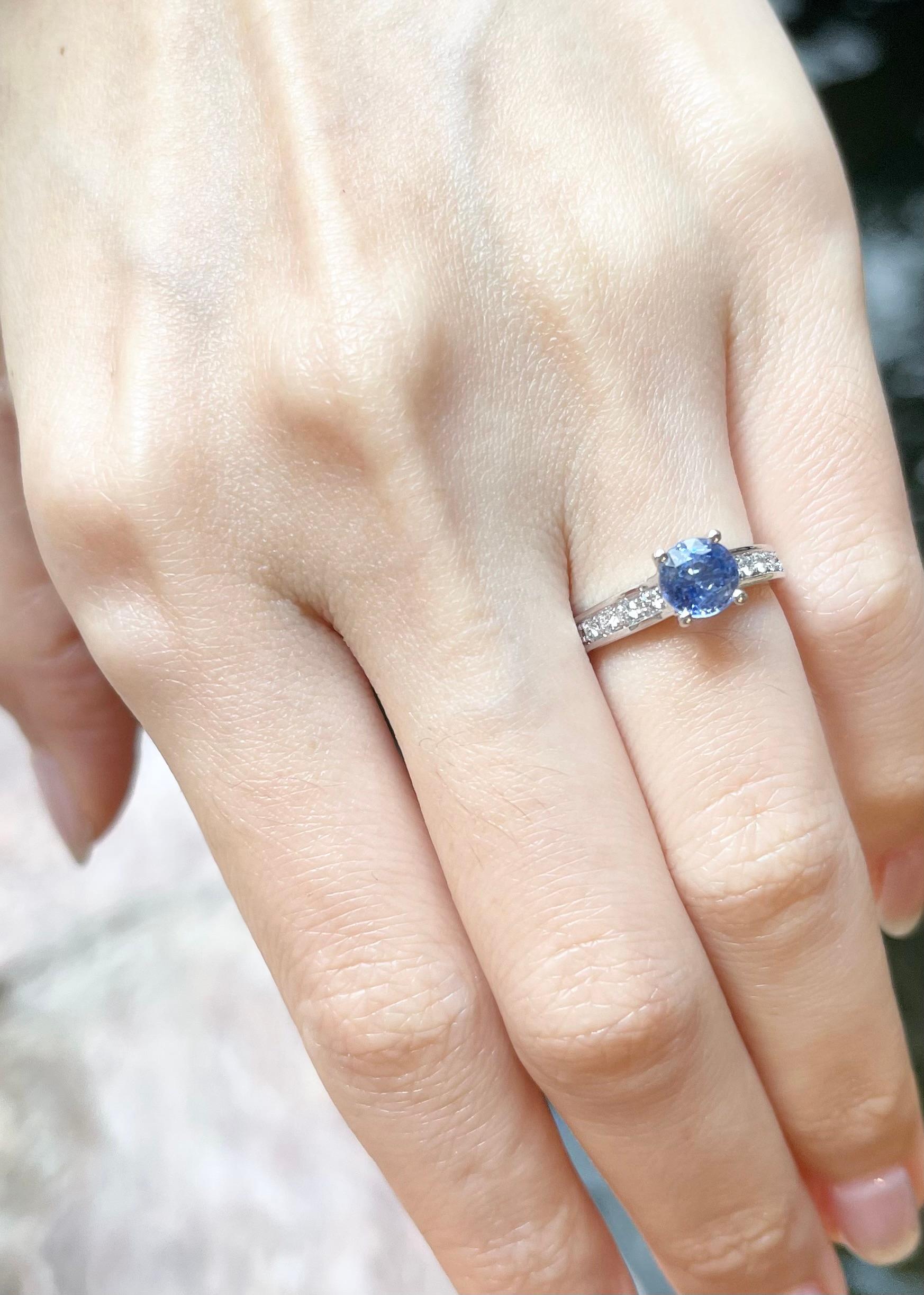 Blue Sapphire 1.13 carats with Diamond 0.17 carat Ring set in 18K White Gold Settings

Width:  0.6 cm 
Length: 0.6 cm
Ring Size: 48
Total Weight: 4.3 grams

