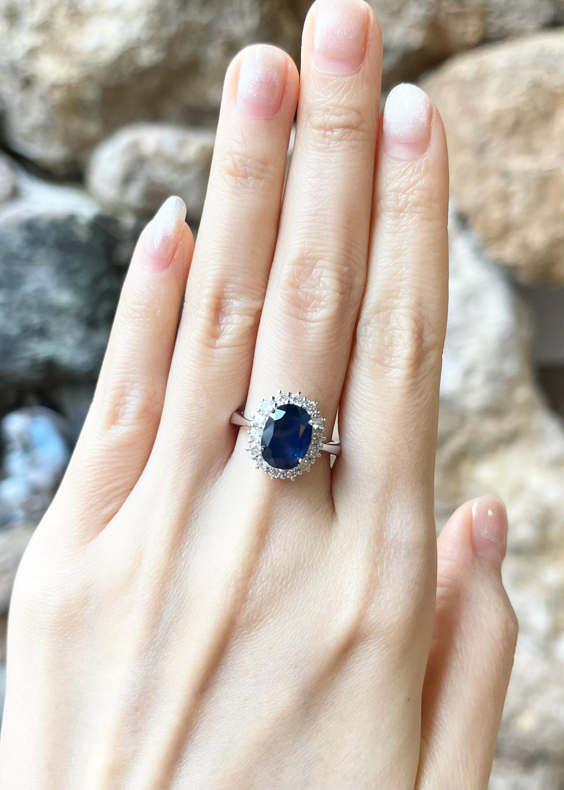 Blue Sapphire 3.22 carats with Diamond 0.71 carat Ring set in 18K White Gold Settings

Width:  1.2 cm 
Length: 1.4 cm
Ring Size: 53
Total Weight: 7.65 grams

