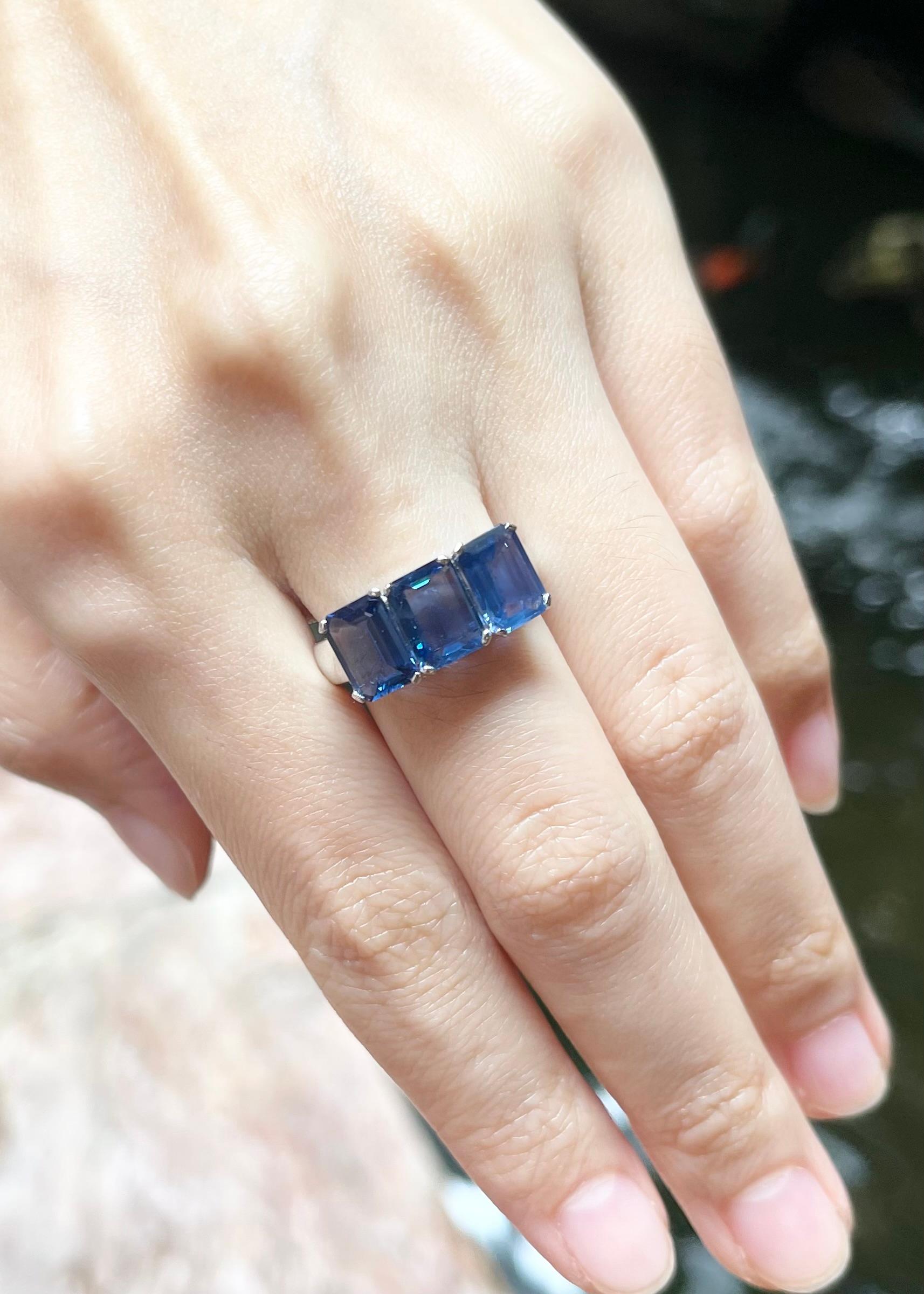Art Deco Blue Sapphire with Diamond Ring set in 18K White Gold Settings For Sale