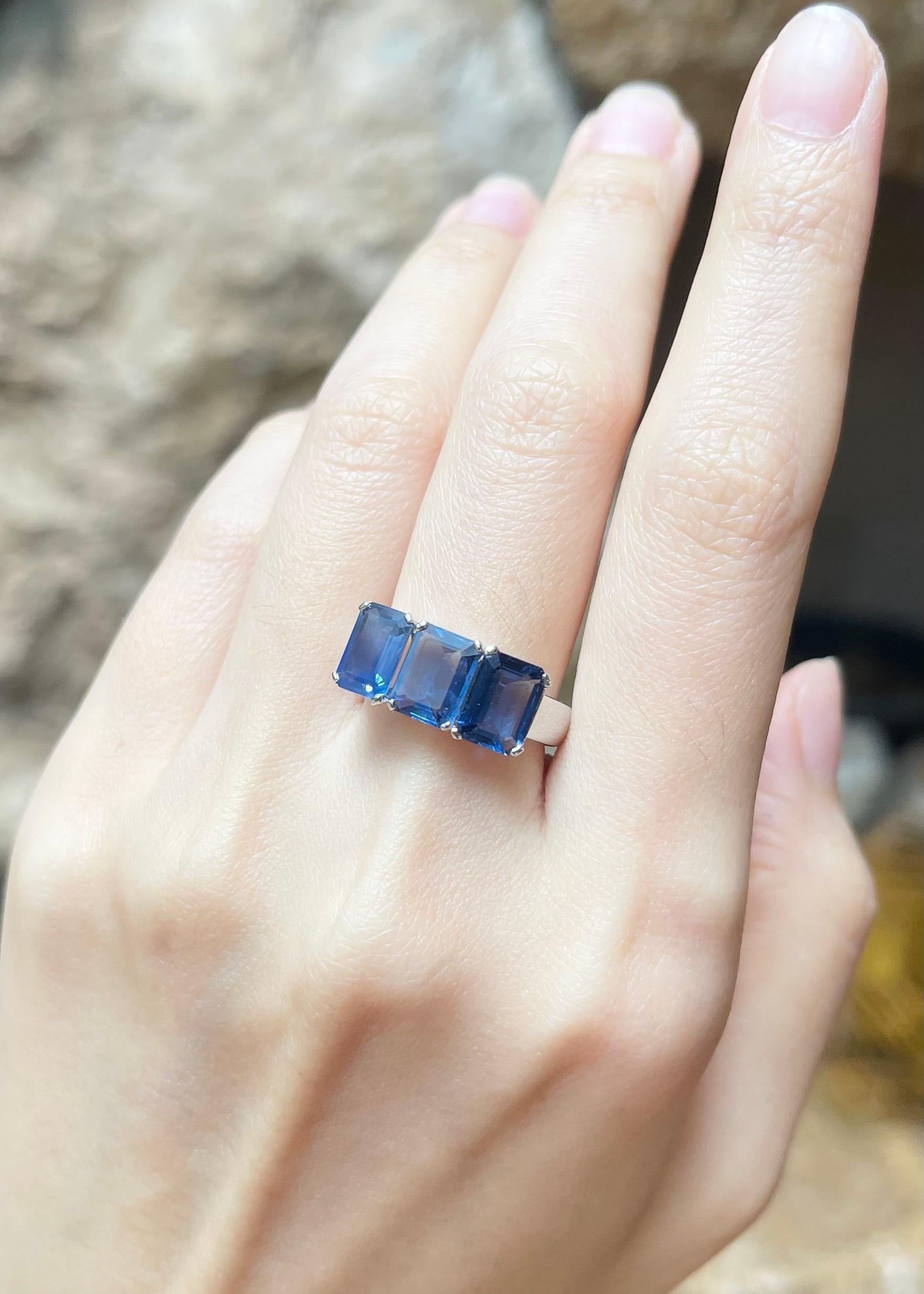 Blue Sapphire with Diamond Ring set in 18K White Gold Settings In New Condition For Sale In Bangkok, TH