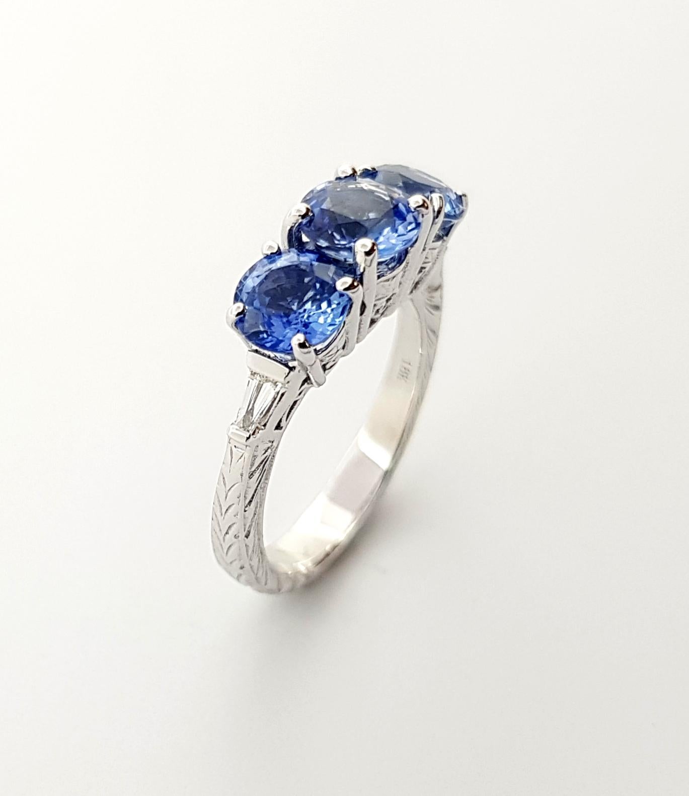 Blue Sapphire with Diamond Ring Set in 18k White Gold Settings For Sale 1