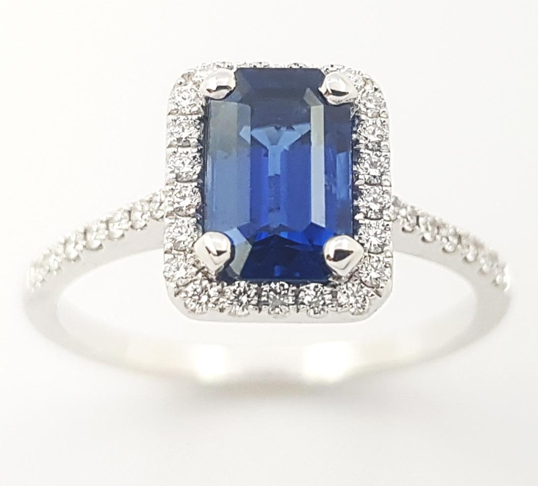 Bague en saphir bleu et diamants sertis en or blanc 18K en vente 2