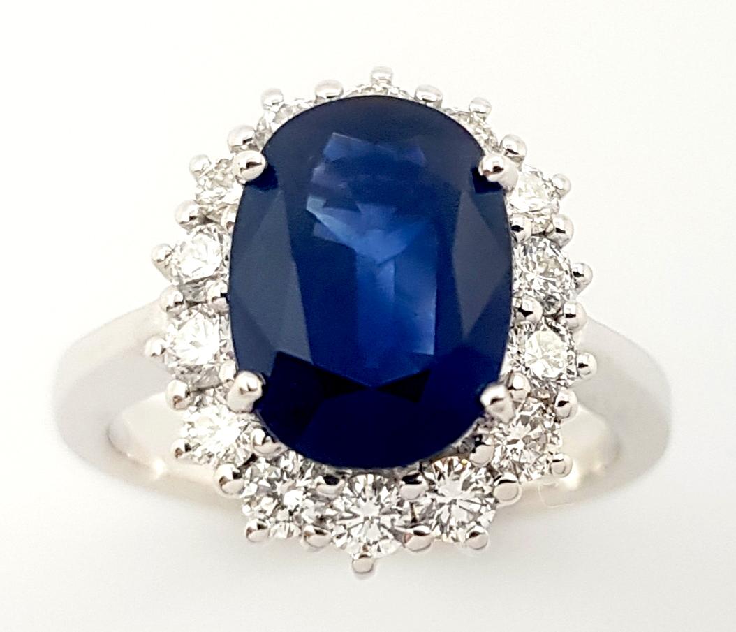 Blue Sapphire with Diamond Ring set in 18K White Gold Settings For Sale 2