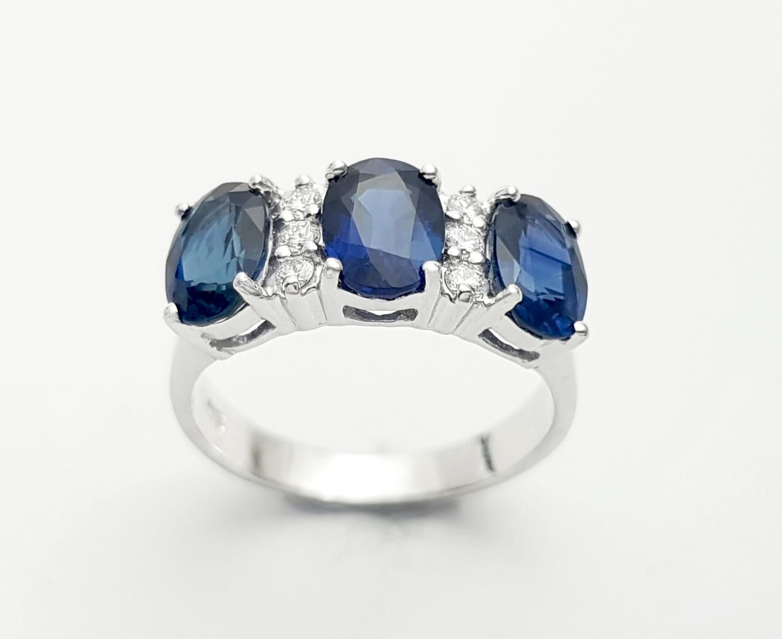Anello con zaffiro blu e diamante con montatura in oro bianco 18 carati in vendita 2
