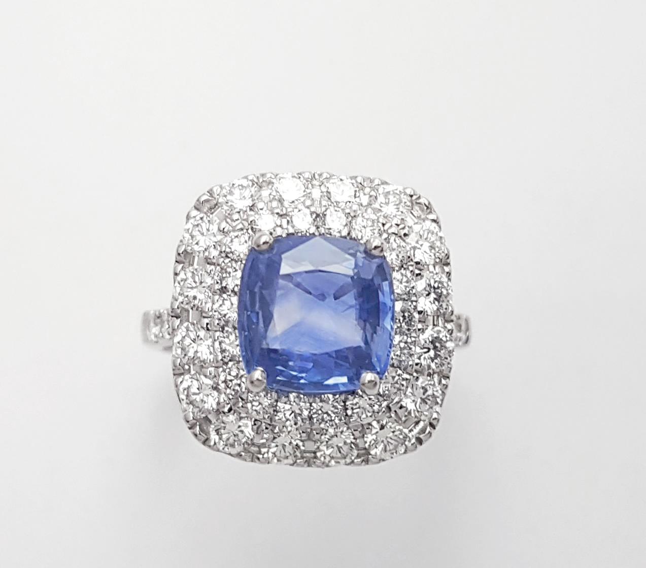 Bague en saphir bleu et diamants sertis en or blanc 18K en vente 2