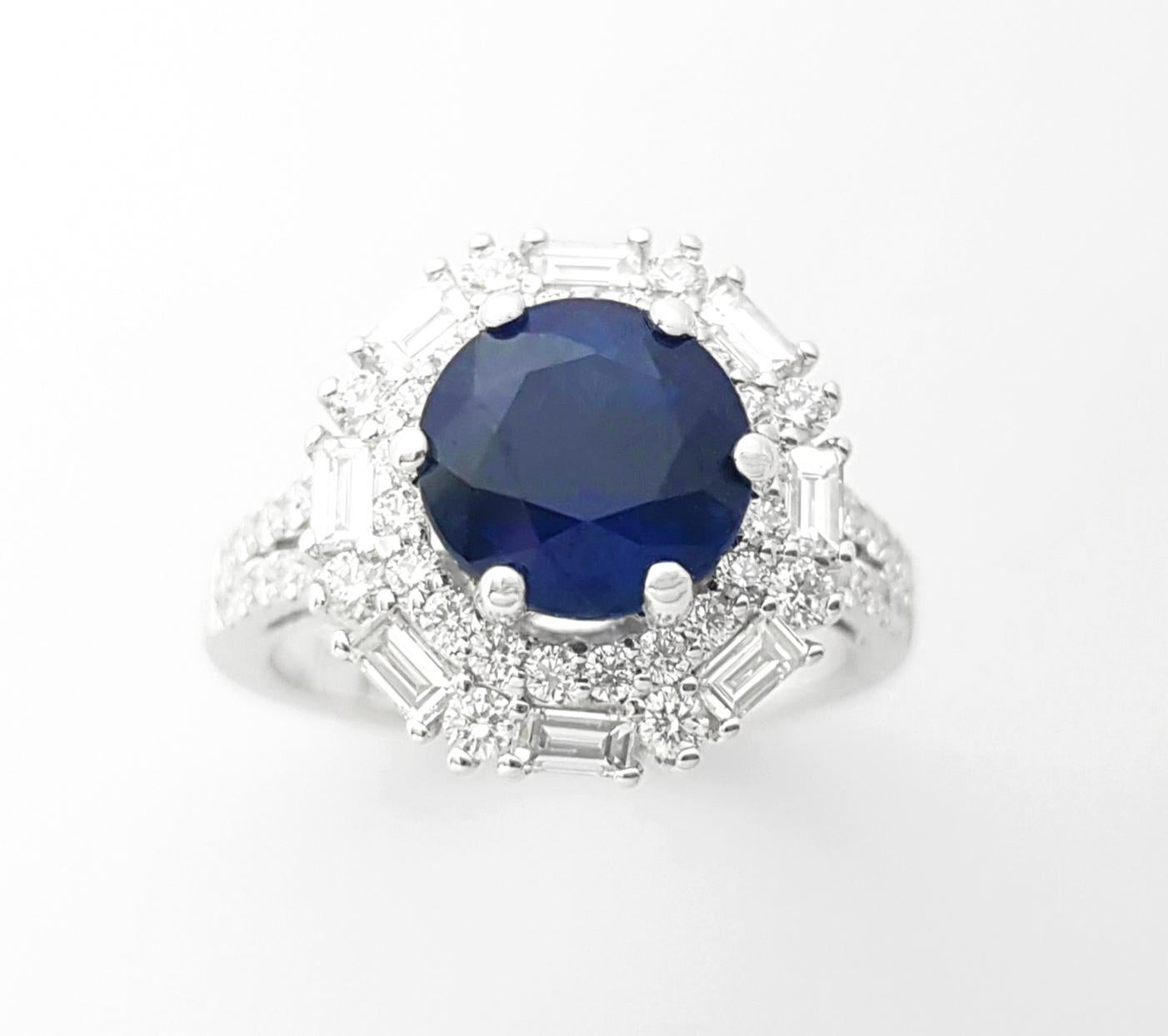 Blauer Saphir mit Diamantring in 18 Karat Weißgold gefasst im Angebot 2