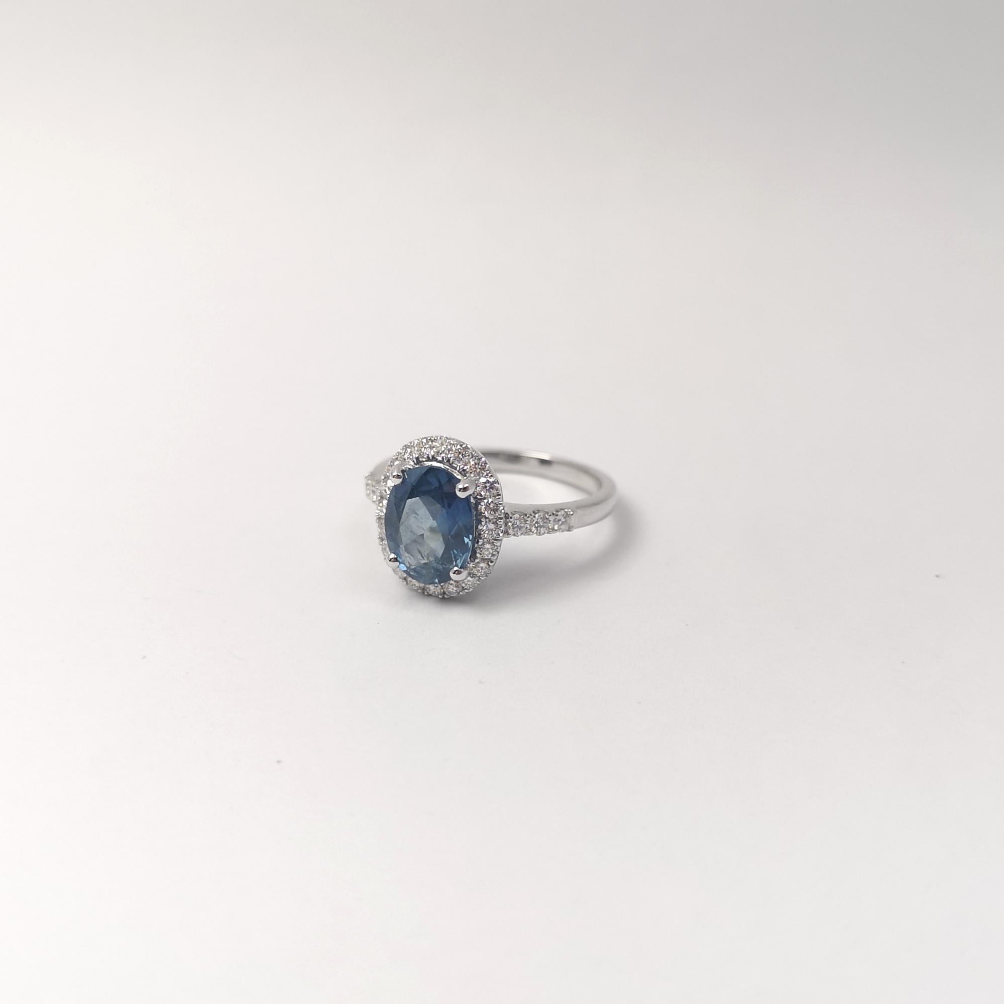 Blue Sapphire with Diamond Ring set in 18K White Gold Settings For Sale 3