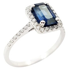 Bague en saphir bleu et diamants sertis en or blanc 18K