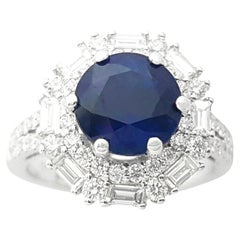 Blauer Saphir mit Diamantring in 18 Karat Weißgold gefasst