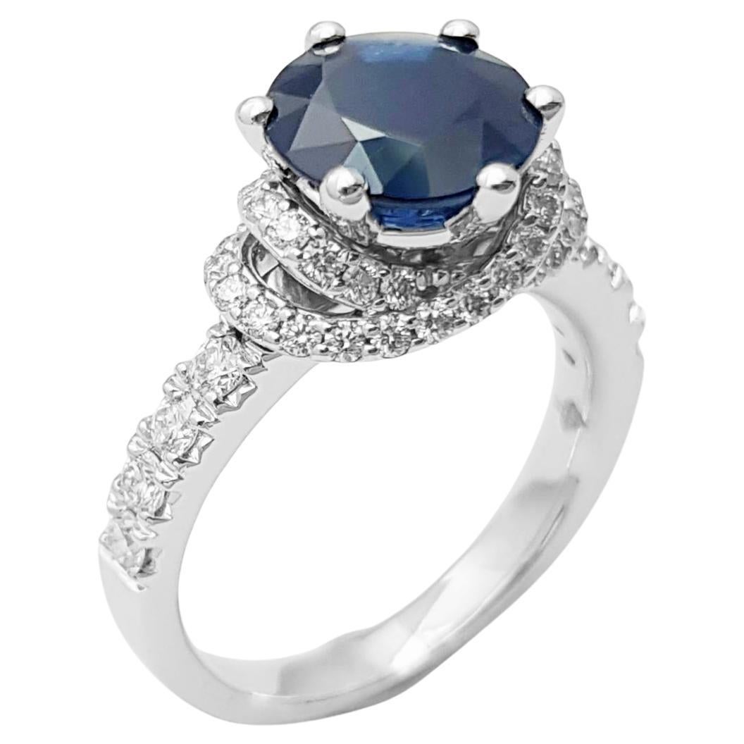Blauer Saphir mit Diamantring in 18 Karat Weißgold gefasst