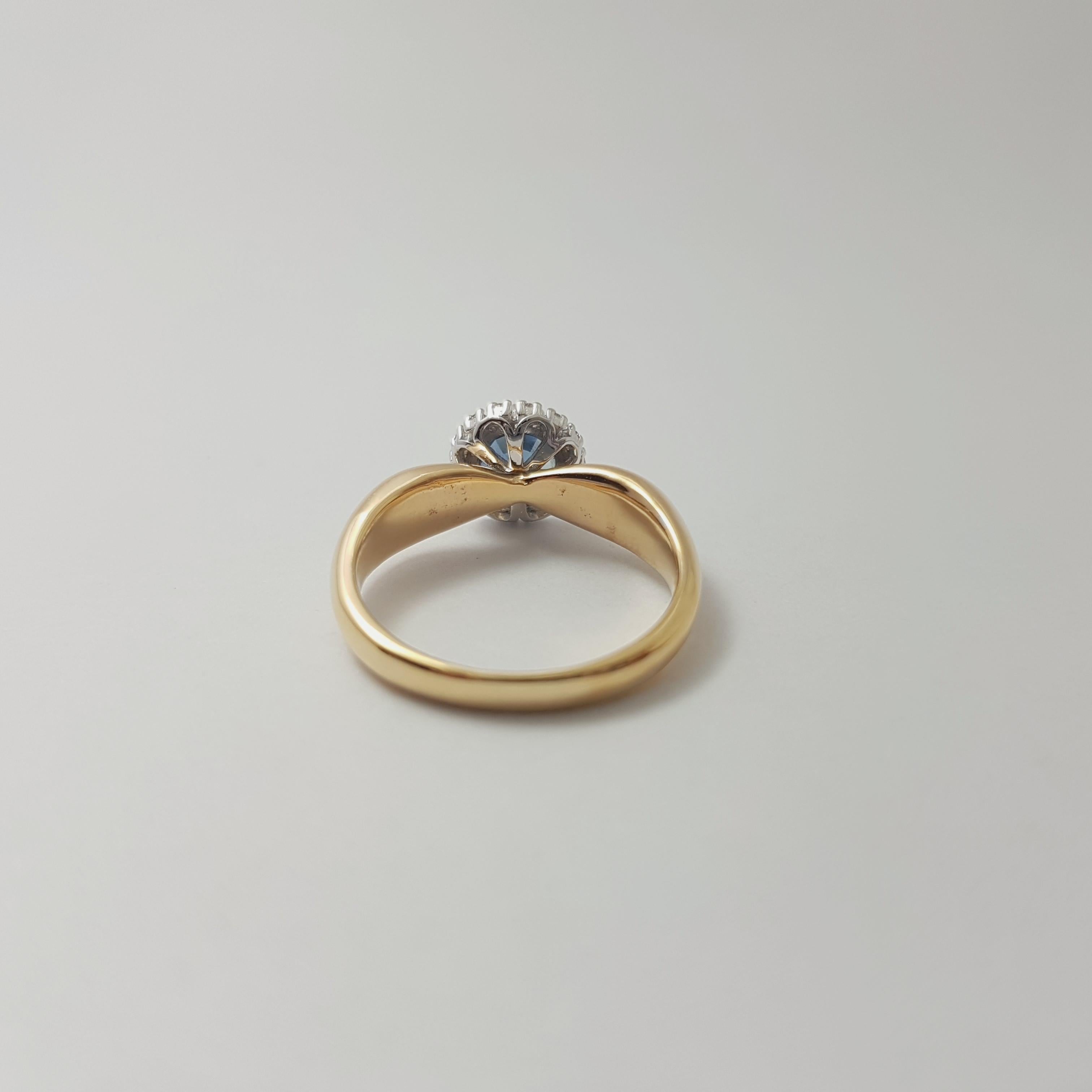 Bague en or blanc/jaune 18K sertie de saphirs bleus et de diamants en vente 7