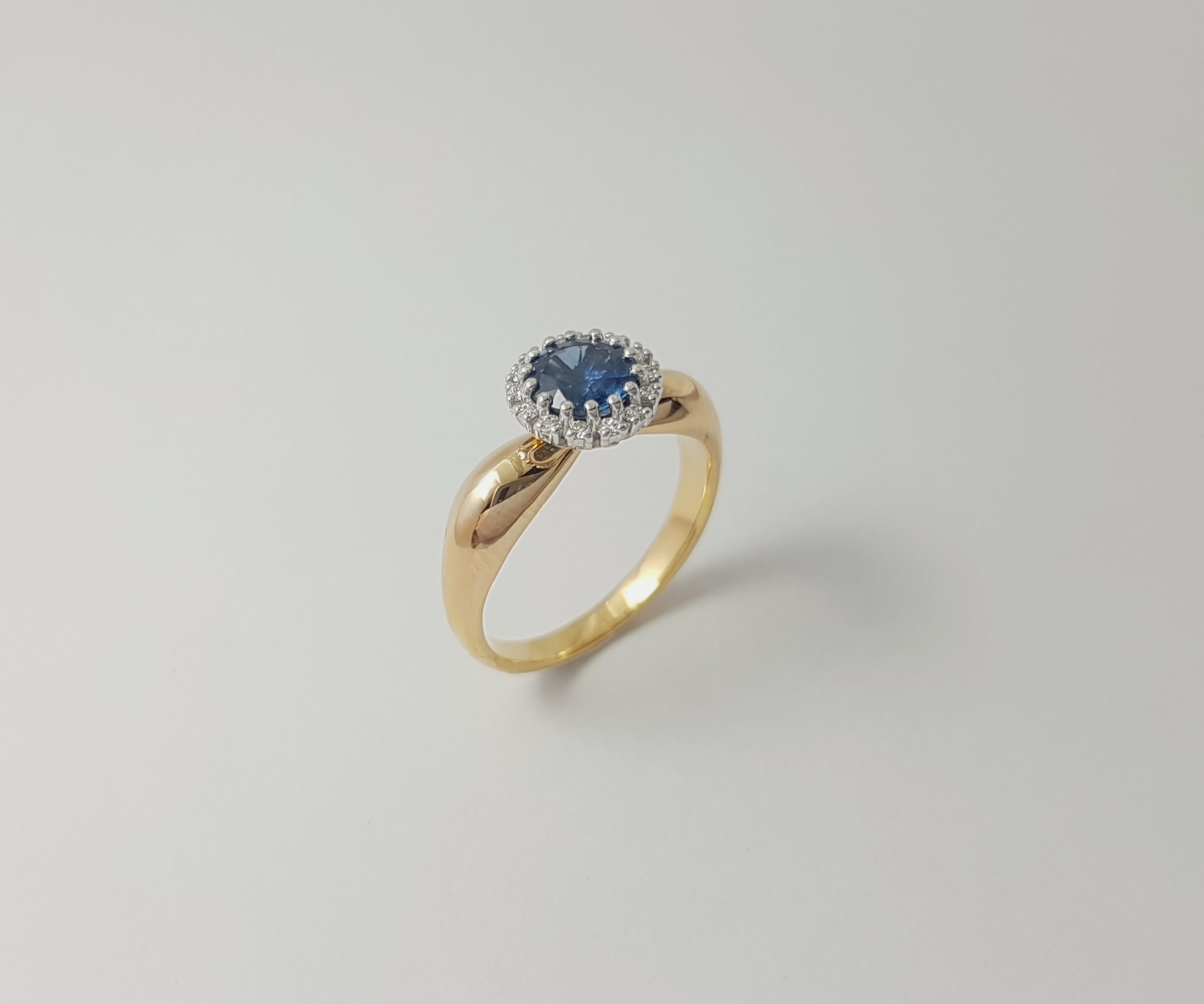 Bague en or blanc/jaune 18K sertie de saphirs bleus et de diamants en vente 9