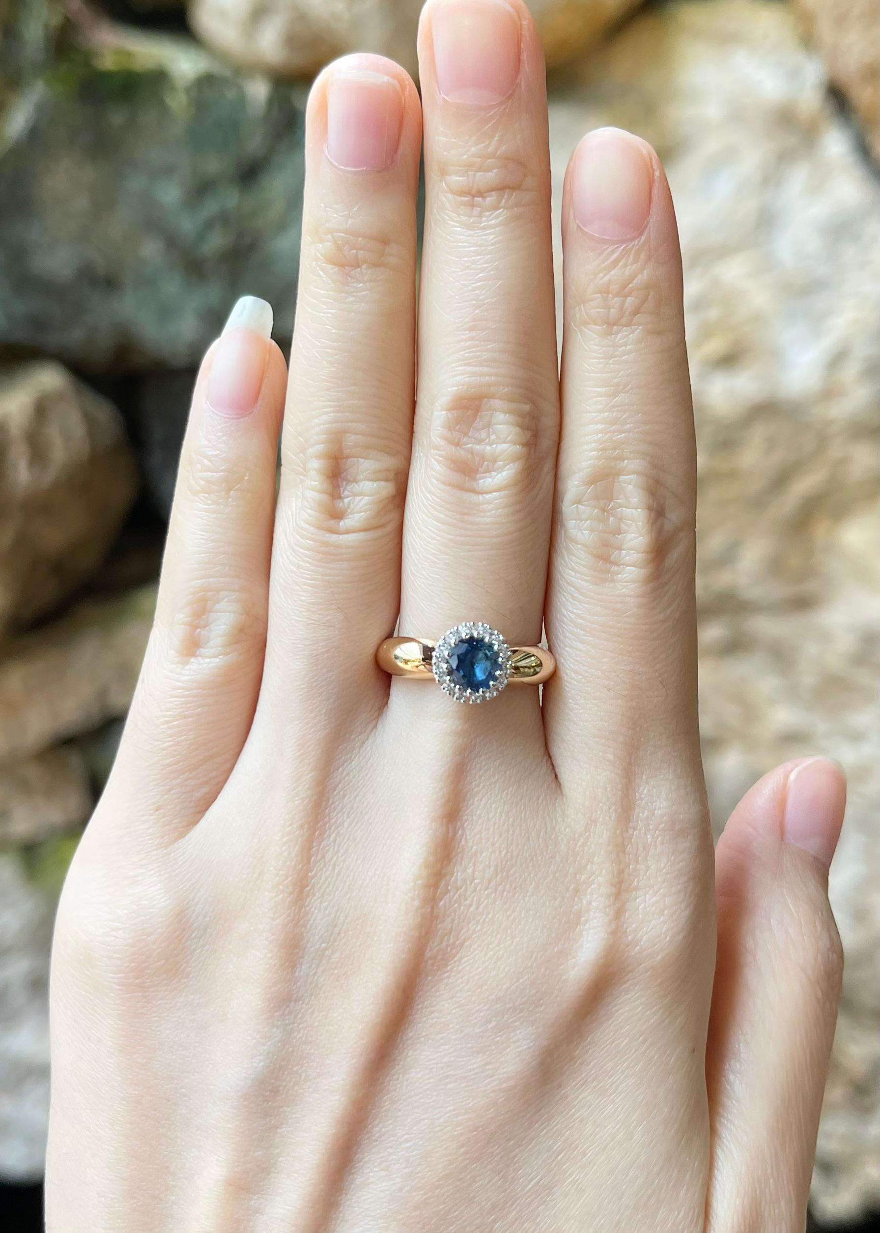 Saphir bleu 1,07 carats et diamant 0,17 carat bague en or blanc/jaune 18 carats Whiting

Largeur :  0.8 cm 
Longueur : 0.8 cm
Taille de l'anneau : 54
Poids total : 5,75 grammes

