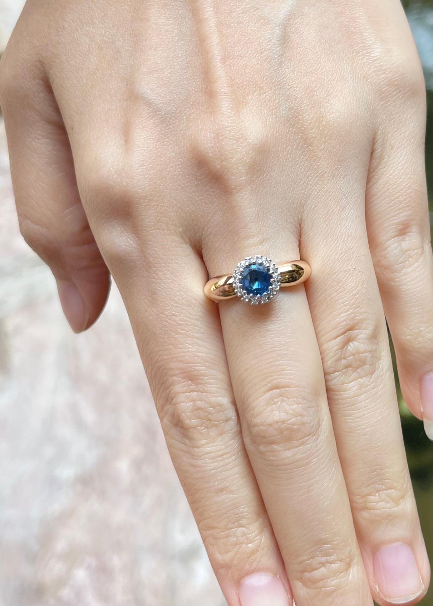 Taille ronde Bague en or blanc/jaune 18K sertie de saphirs bleus et de diamants en vente