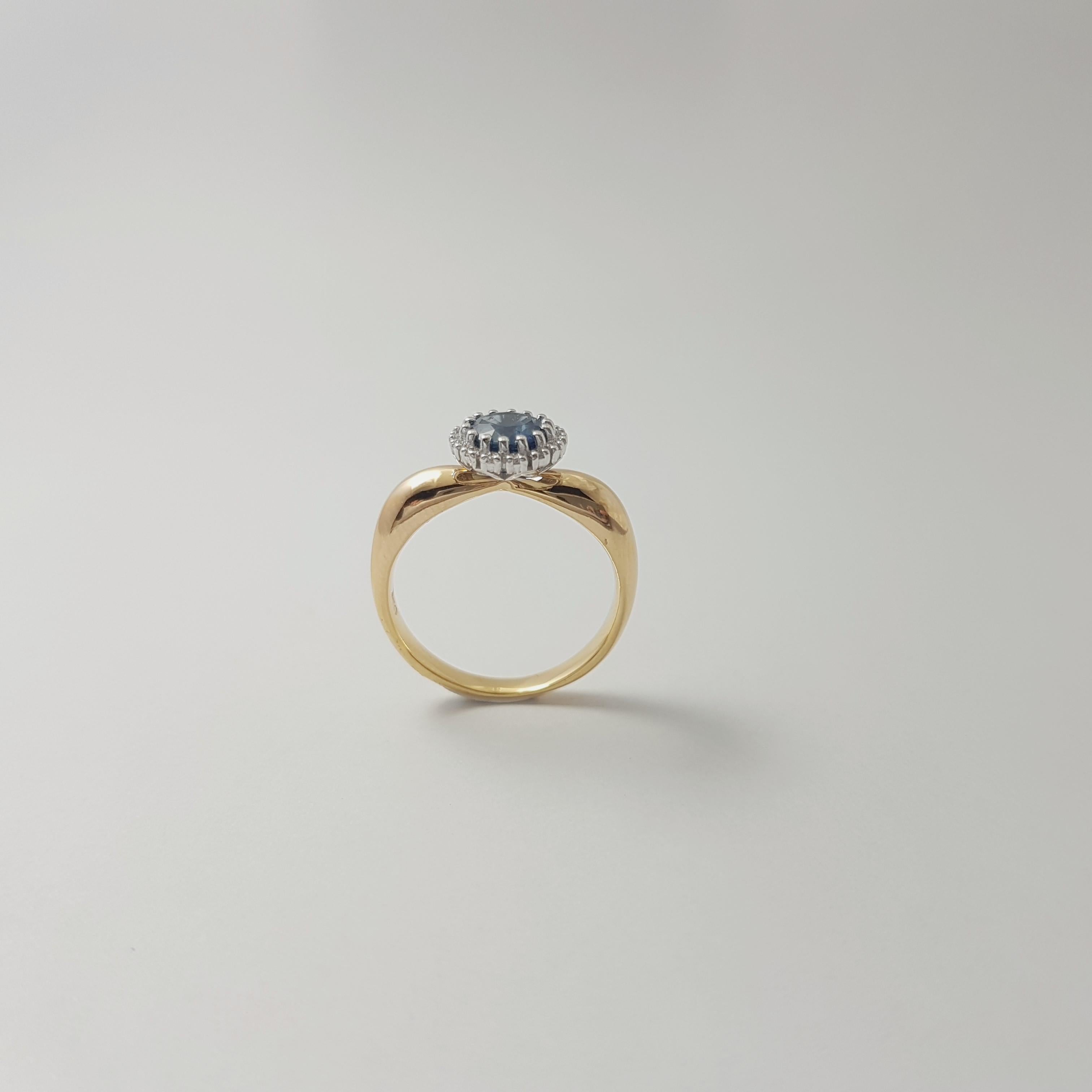 Bague en or blanc/jaune 18K sertie de saphirs bleus et de diamants en vente 3