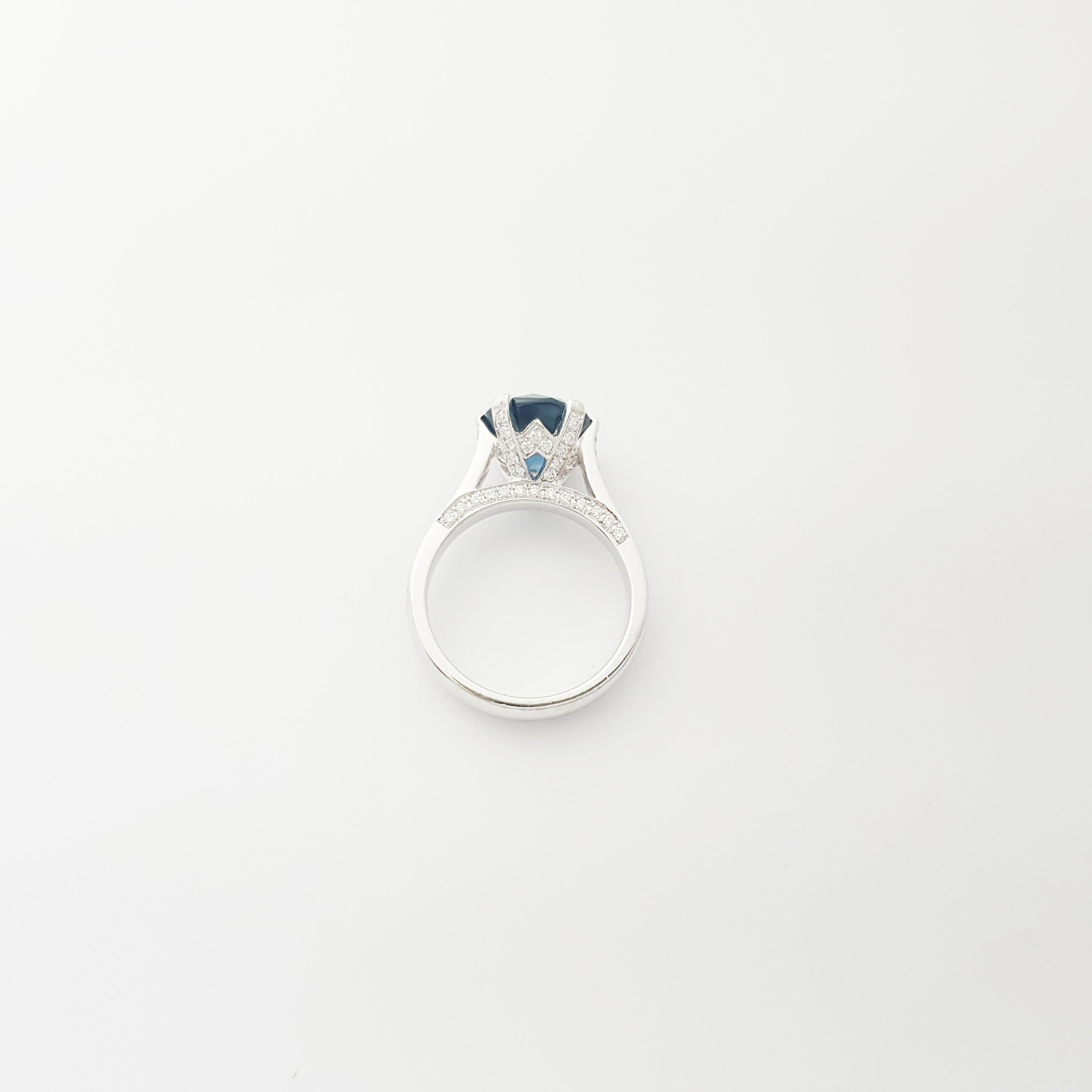 Anello con zaffiro blu e diamante con montatura in platino 950 in vendita 5