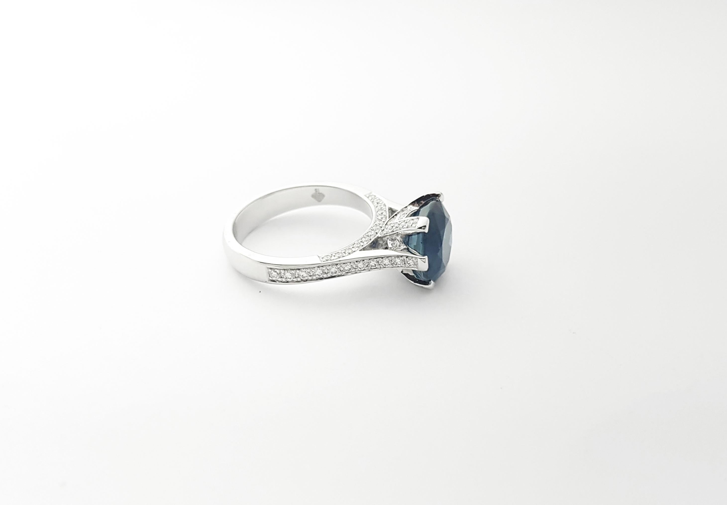 Anello con zaffiro blu e diamante con montatura in platino 950 in vendita 7