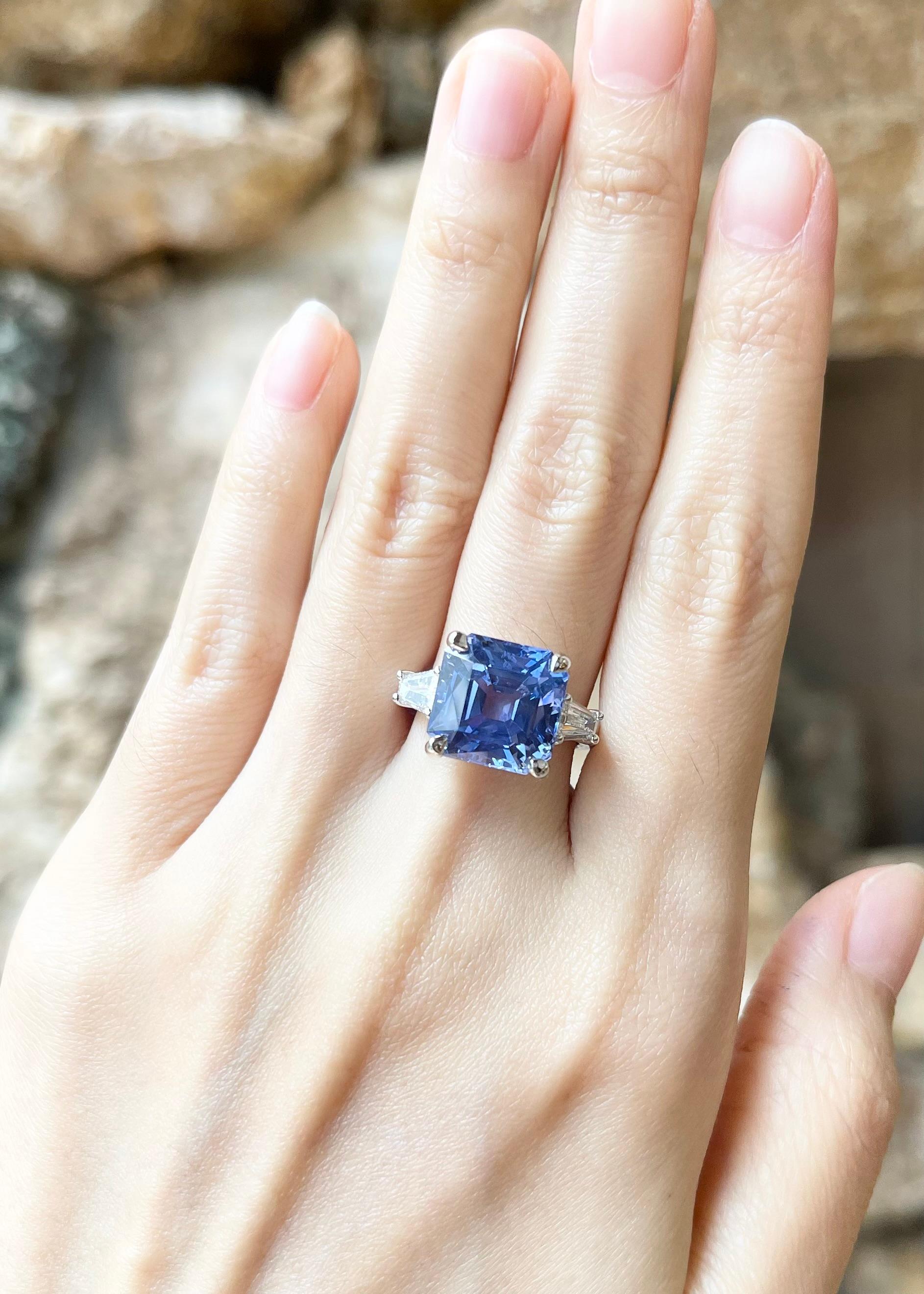 Blue Sapphire 10.62 carats with Diamond (U/H Color) 0.60 carat Ring set in Platinum 950 Settings

Width:  1.2 cm 
Length: 1.2 cm
Ring Size: 53
Total Weight: 10.79 grams

