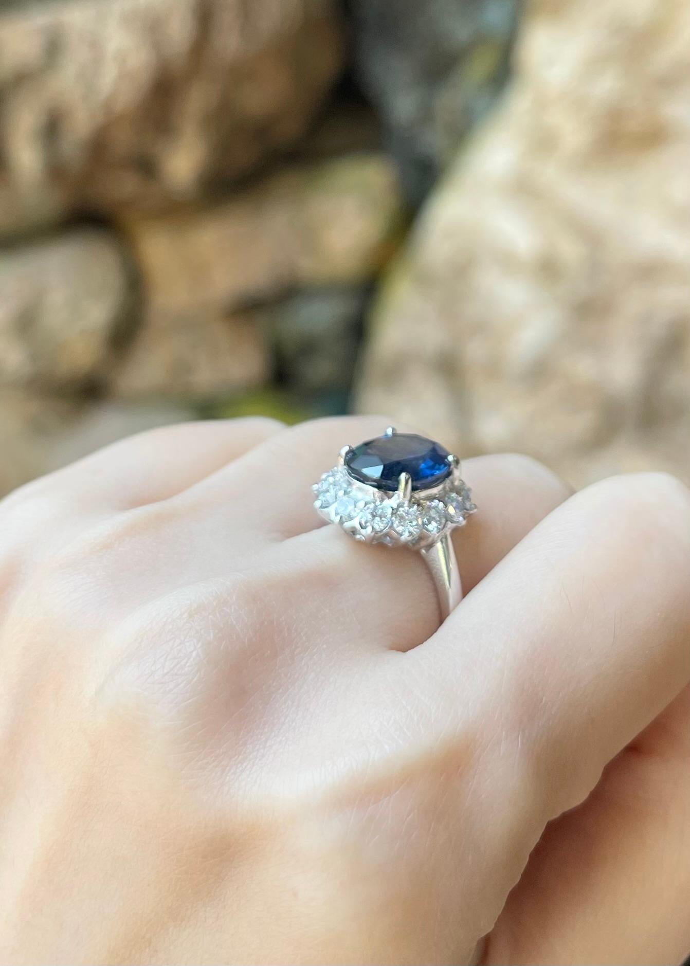 Bague saphir bleu et diamant en platine 950 Pour femmes en vente