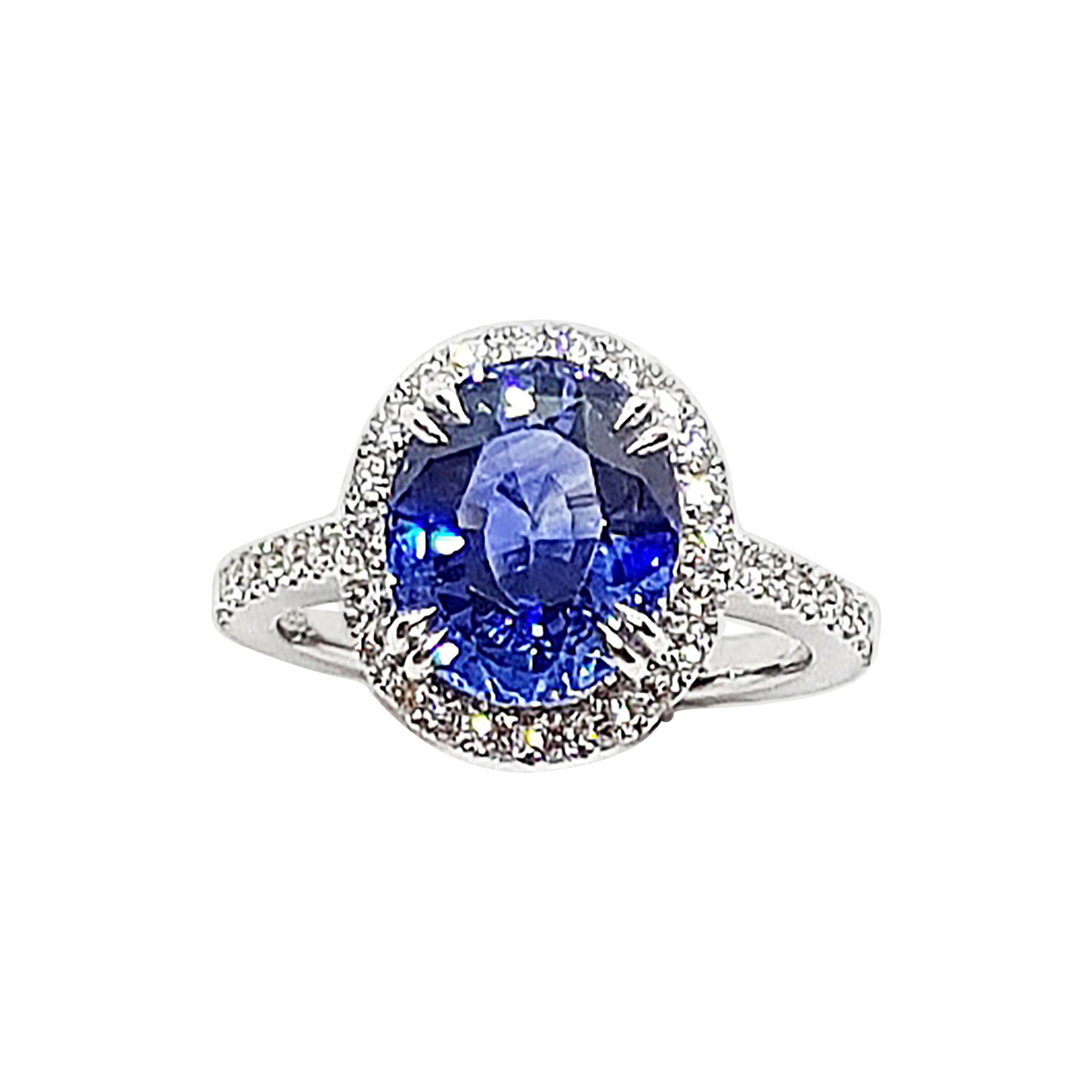 Bague en platine sertie d'un saphir bleu de Ceylan de 3 carats et de diamants, certifié GIA