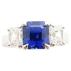 Blauer Saphir mit Diamantring in Platin 950 gefasst in Ringfassung