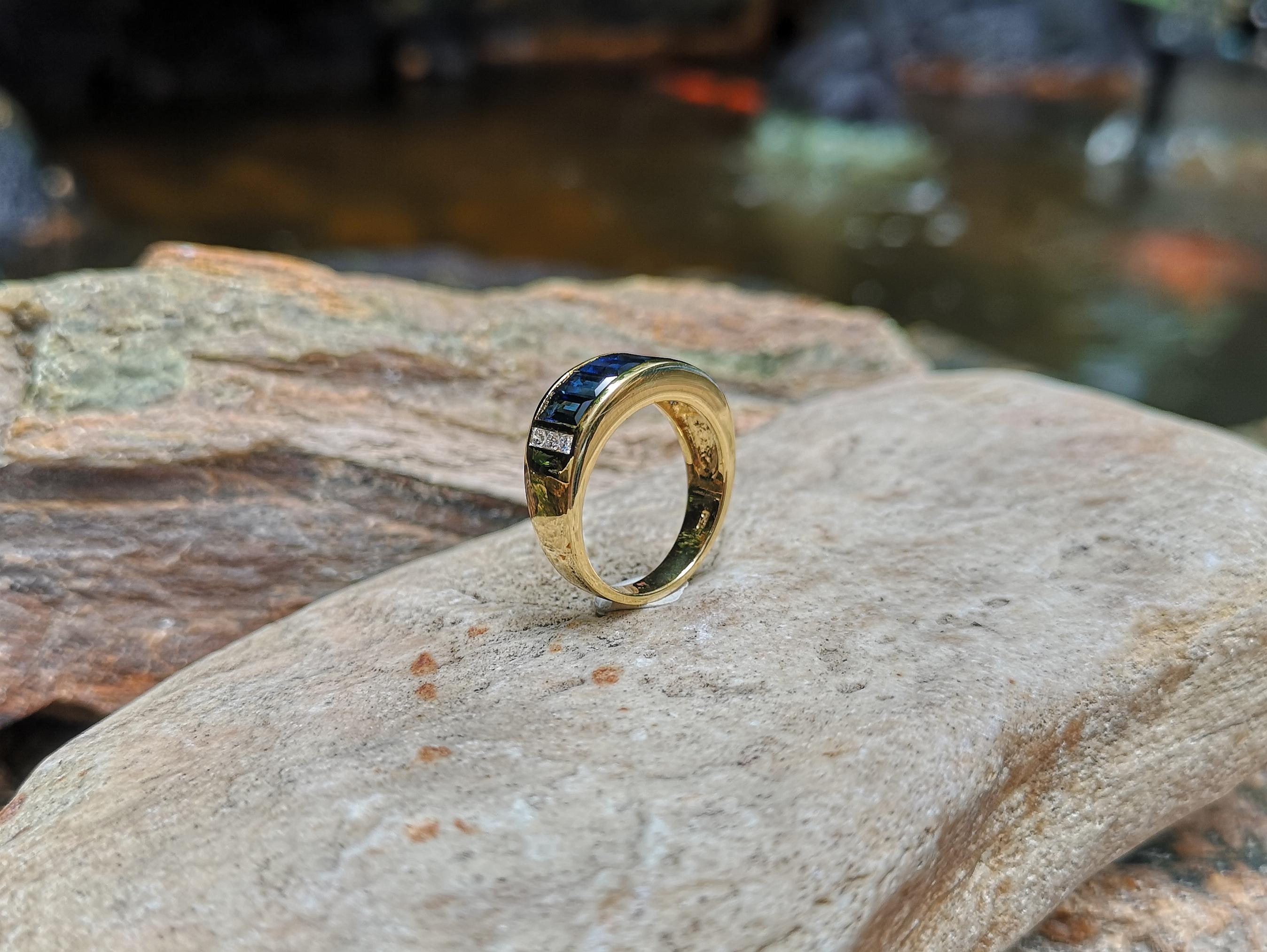 Blue Sapphire with Diamond Rings Set in 18 Karat Gold Set For Sale 3