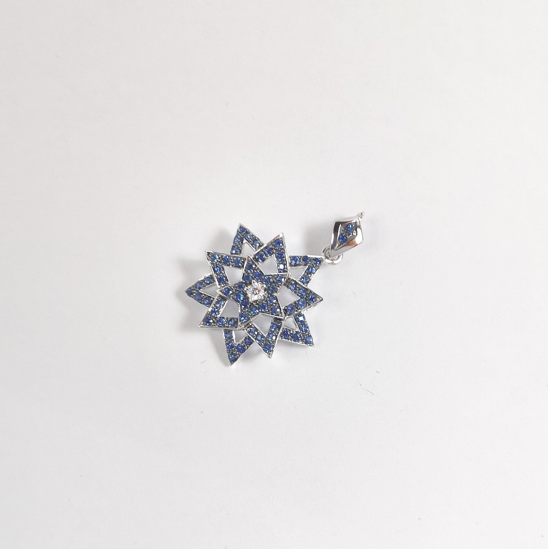 Pendentif étoile/feuille en or blanc 18 carats serti d'un saphir bleu et de diamants en vente 2