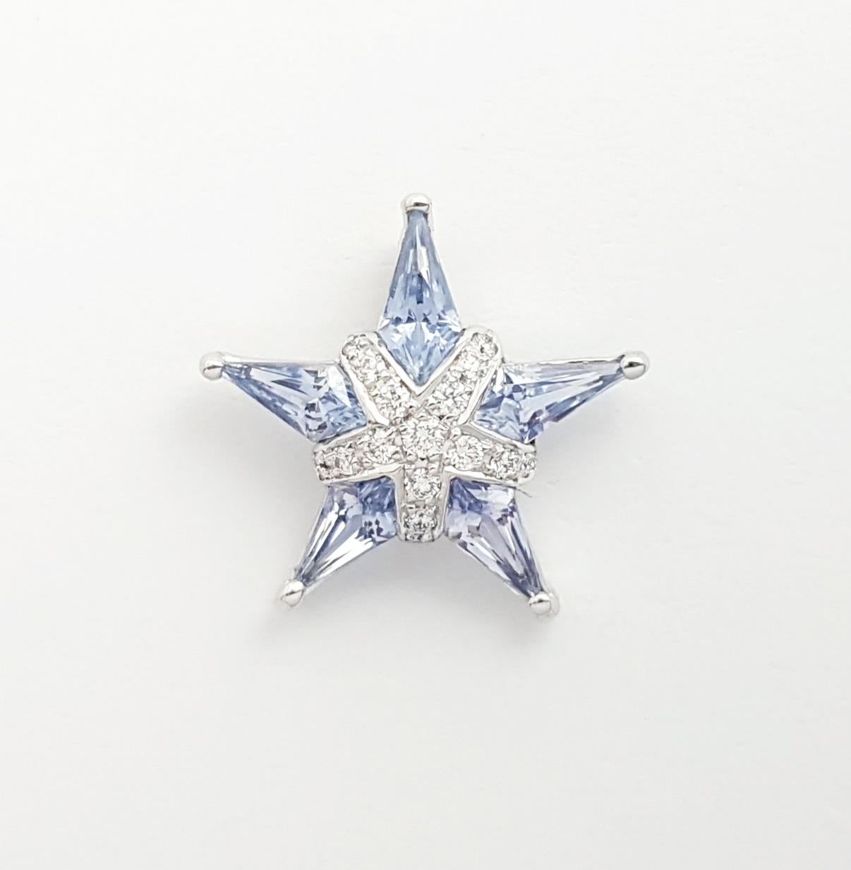Contemporain Pendentif étoile en saphir bleu et diamant serti dans une monture en or blanc 18K en vente