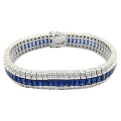 Tennisarmband mit blauem Saphir und Diamanten, gefasst in Platin 950