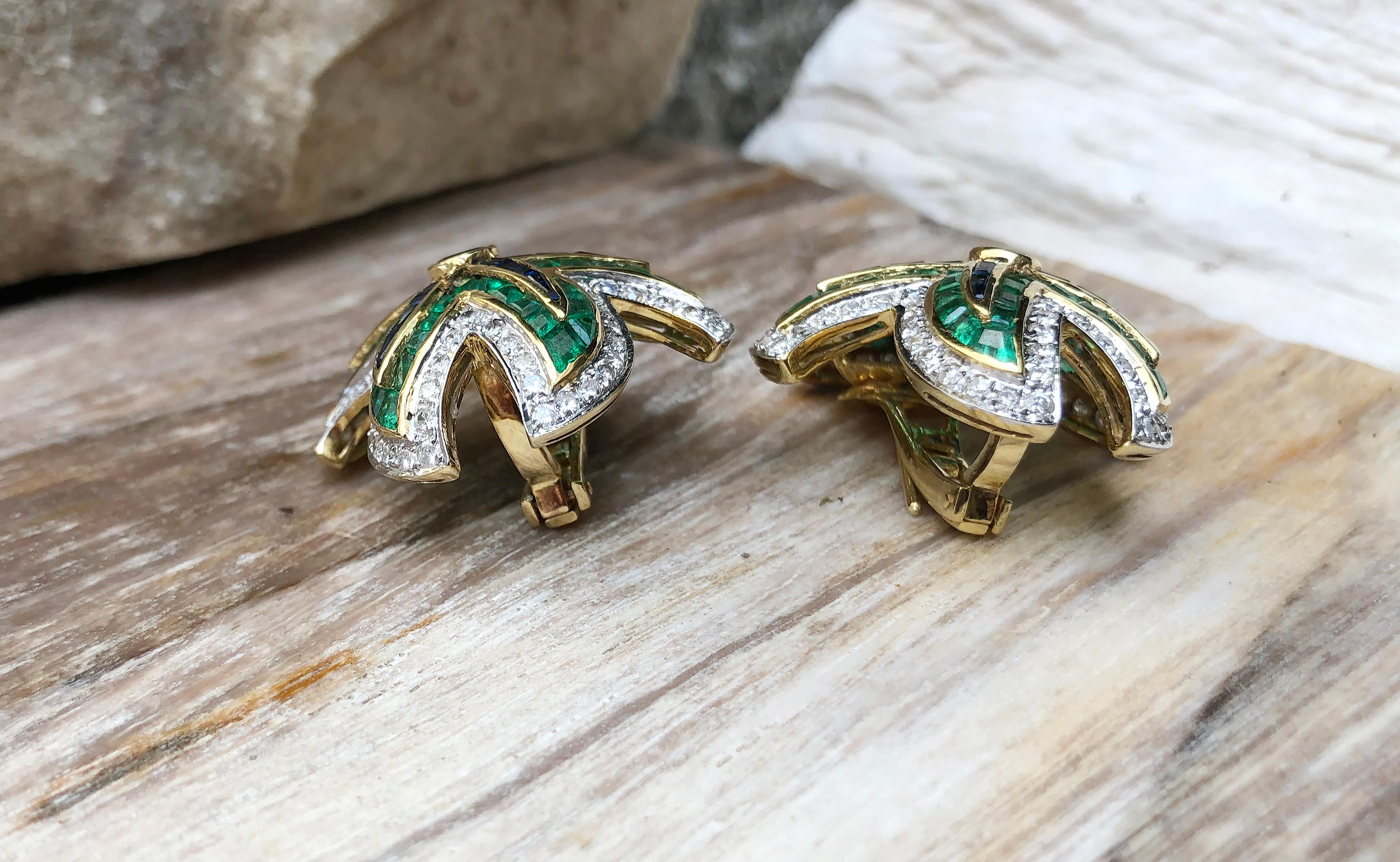 Blue Sapphire with Emerald and Diamond Earrings Set in 18 Karat Gold Settings In New Condition In Bangkok, TH