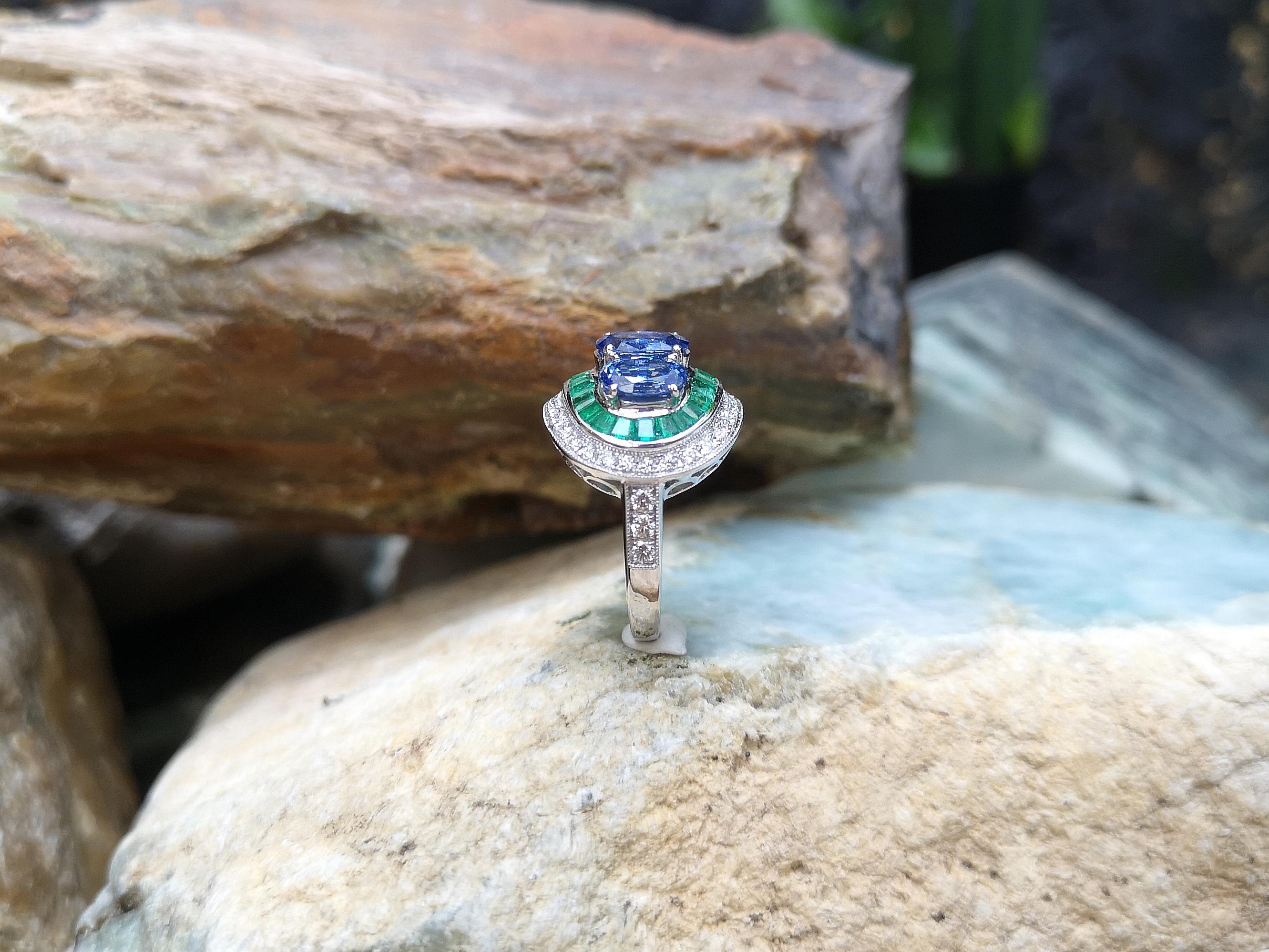 Blue Sapphire with Emerald and Diamond Ring Set in 18 Karat White Gold Settings For Sale 4