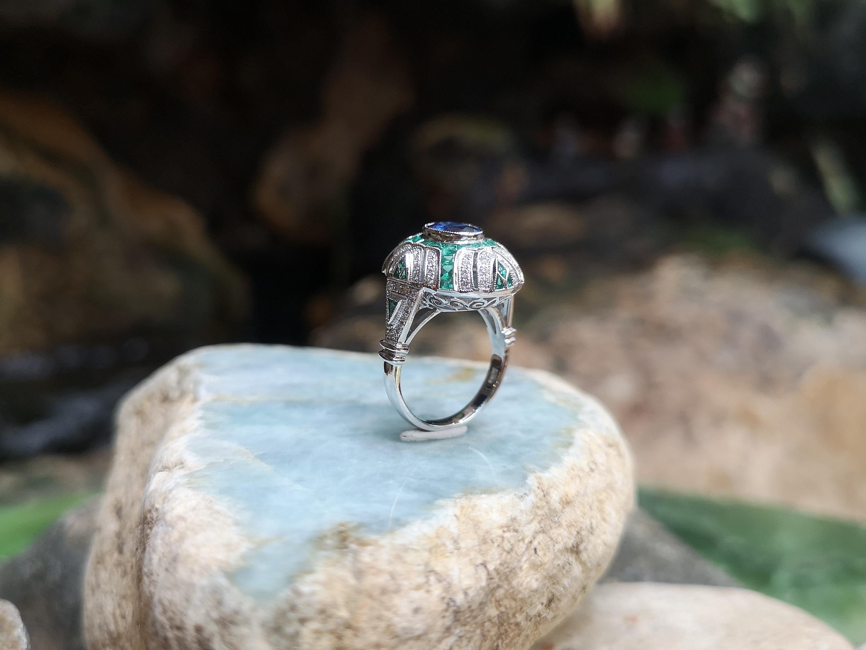 Blue Sapphire with Emerald and Diamond Ring Set in 18 Karat White Gold Settings For Sale 5