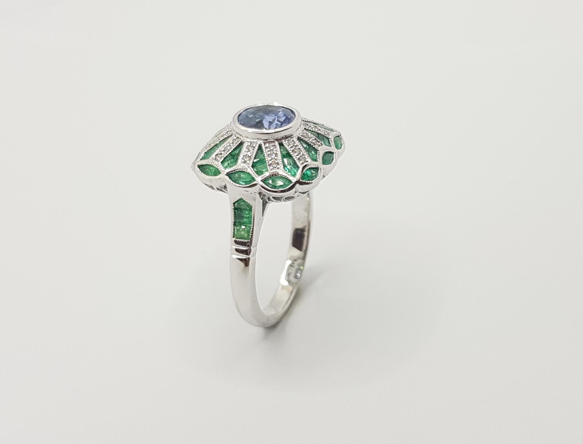 Ring mit blauem blauem Saphir mit Smaragd und Diamant in 18 Karat Weißgoldfassung im Angebot 7