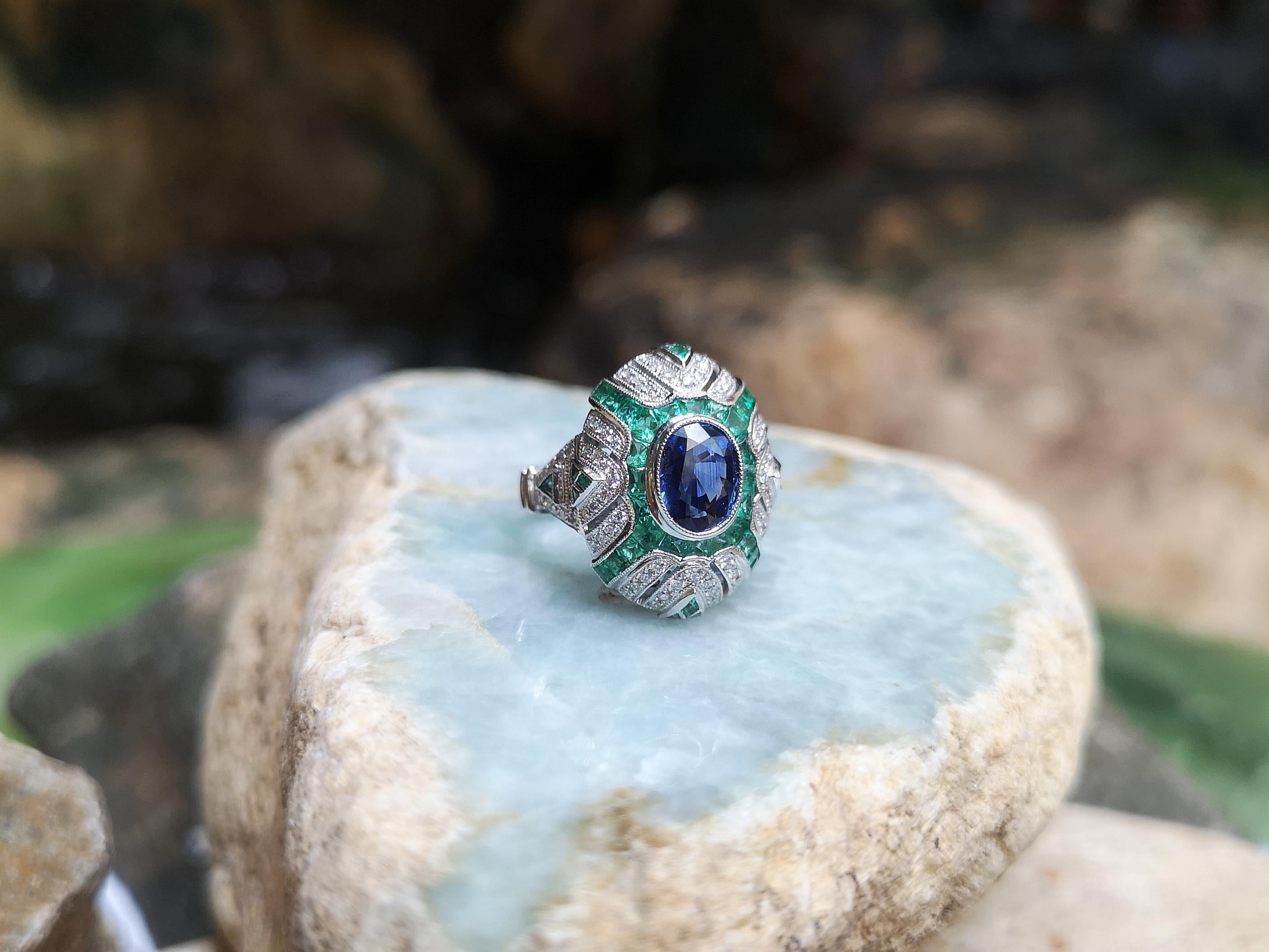 Blue Sapphire with Emerald and Diamond Ring Set in 18 Karat White Gold Settings For Sale 2