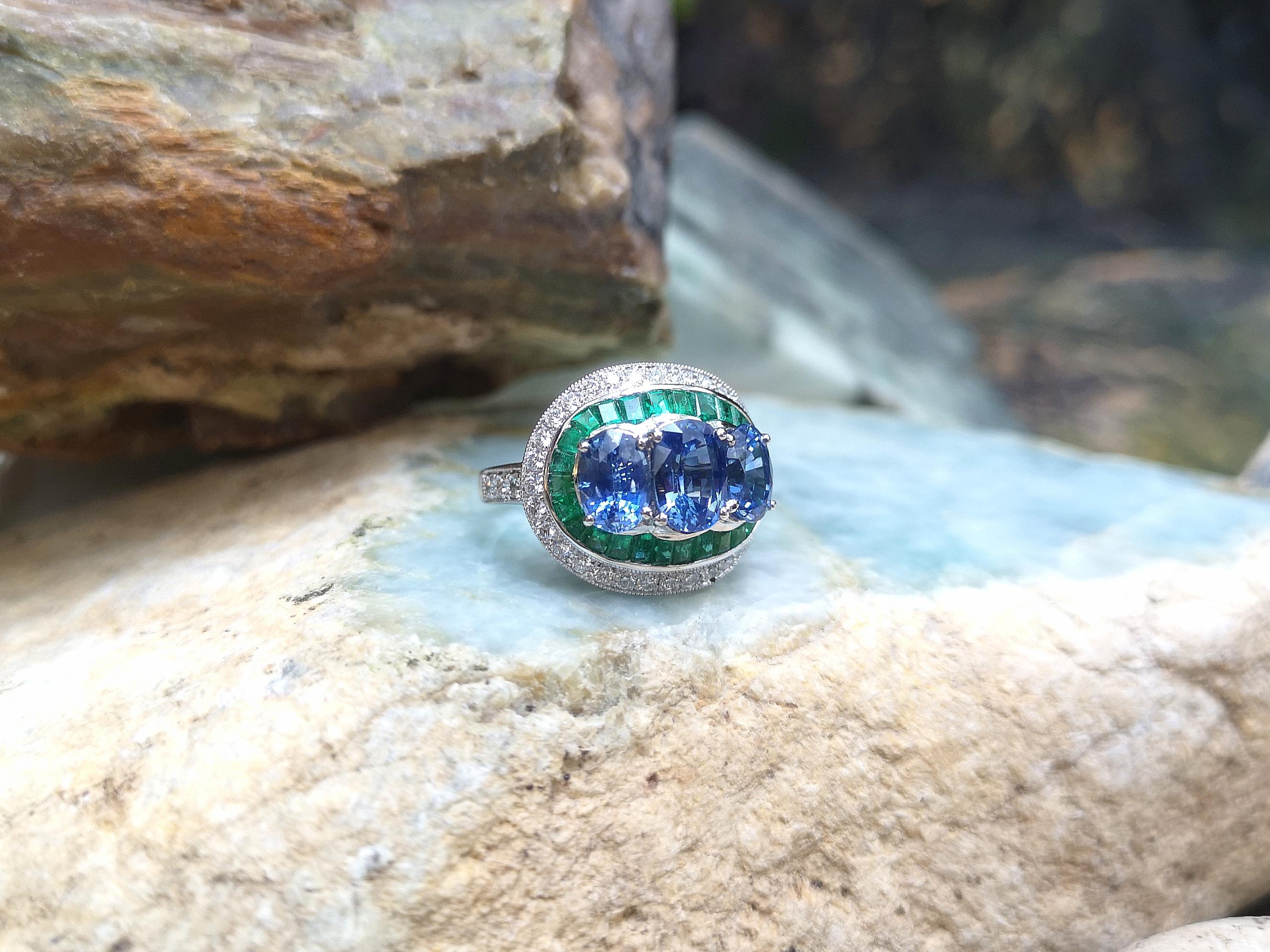 Blue Sapphire with Emerald and Diamond Ring Set in 18 Karat White Gold Settings For Sale 2