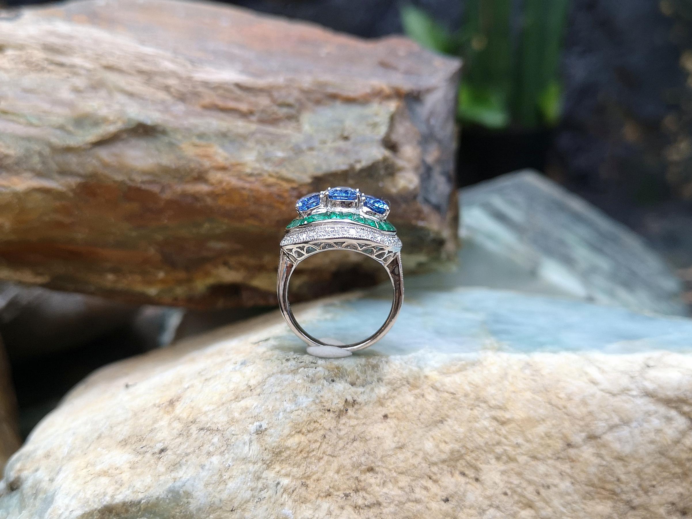 Blue Sapphire with Emerald and Diamond Ring Set in 18 Karat White Gold Settings For Sale 3