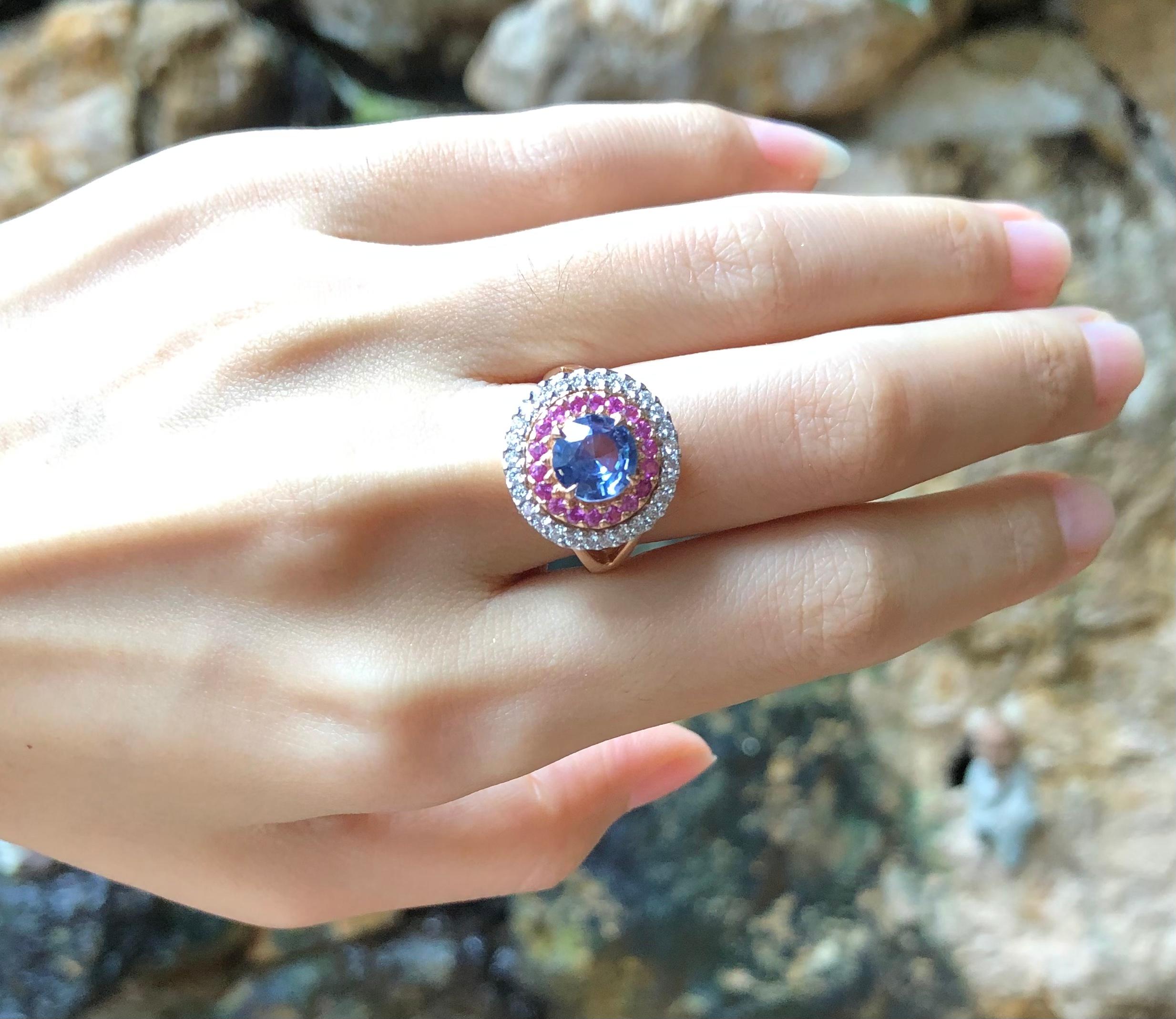 Blue Sapphire with Pink Sapphire and Diamond Ring Set in 18 Karat Rose Gold For Sale 1