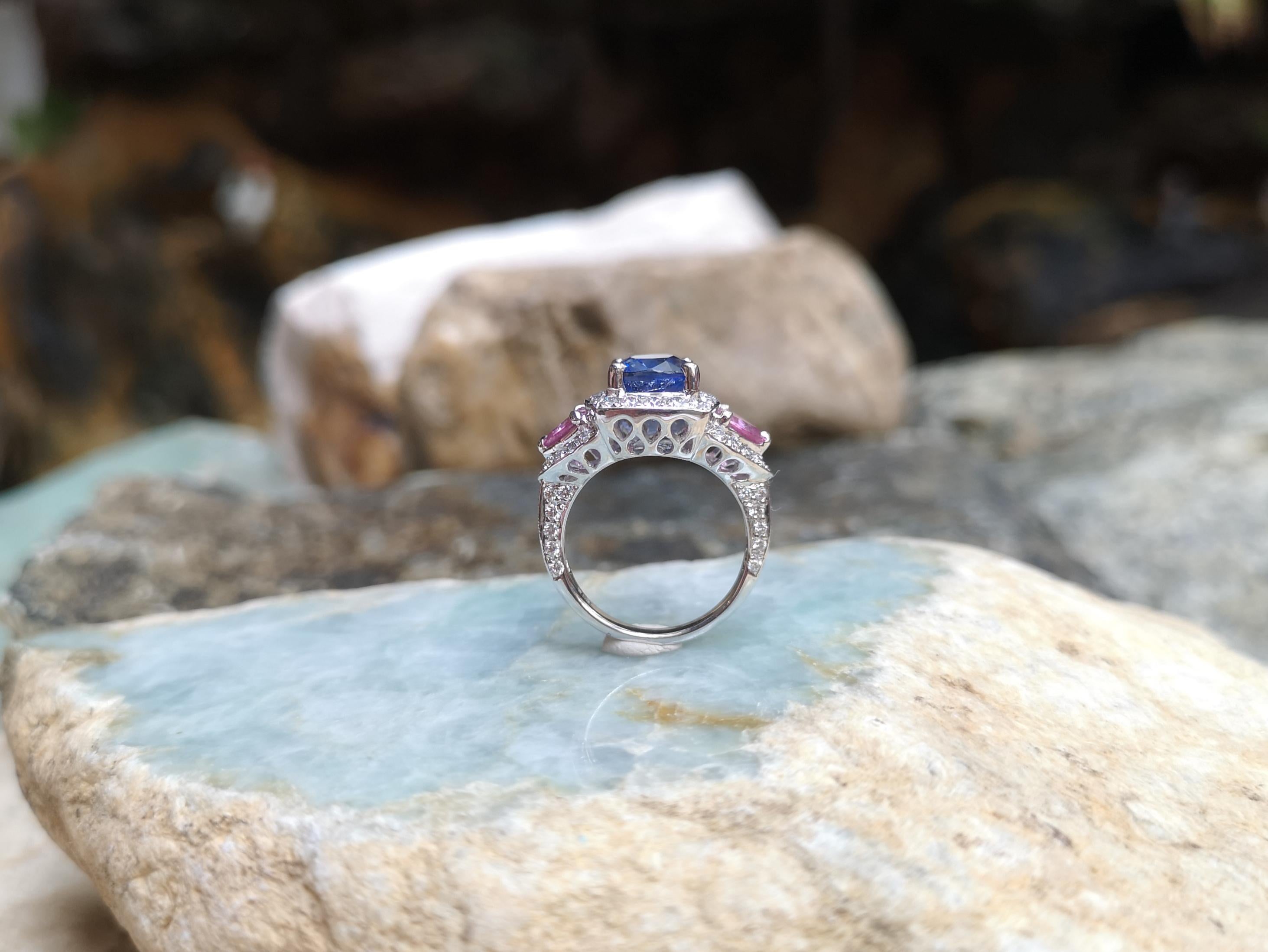 Blue Sapphire with Pink Sapphire and Diamond Ring Set in 18 Karat White Gold  For Sale 5