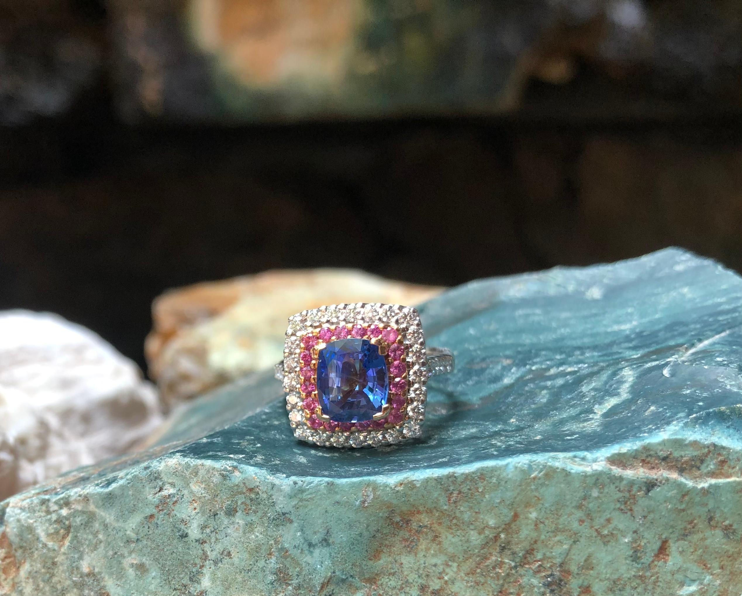 Blue Sapphire with Pink Sapphire and Diamond Ring Set in 18 Karat White Gold For Sale 10