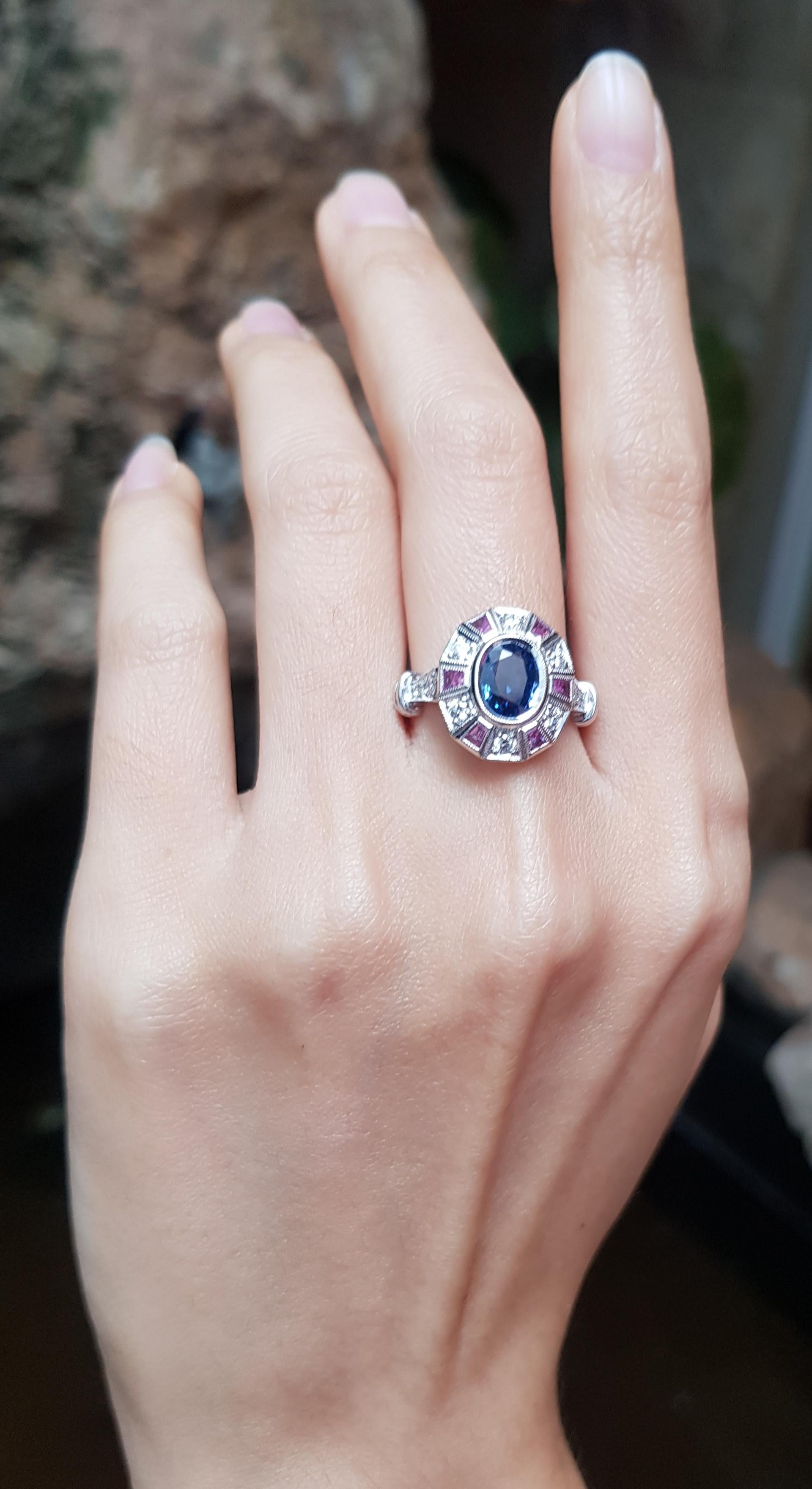 Blue Sapphire with Pink Sapphire and Diamond Ring set in 18 Karat White Gold  For Sale 1